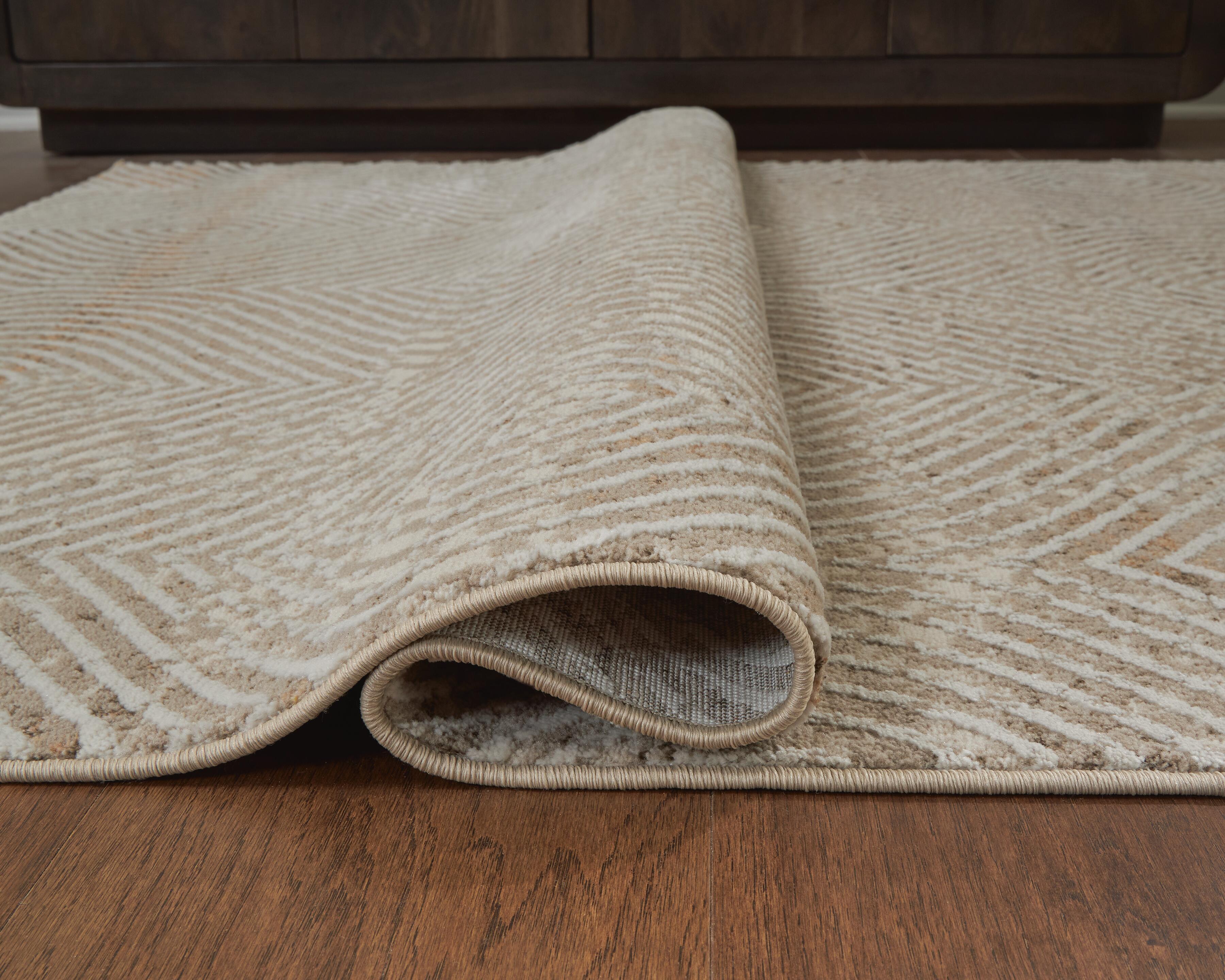 Bachus 5'3" x 7' Area Rug - image 4