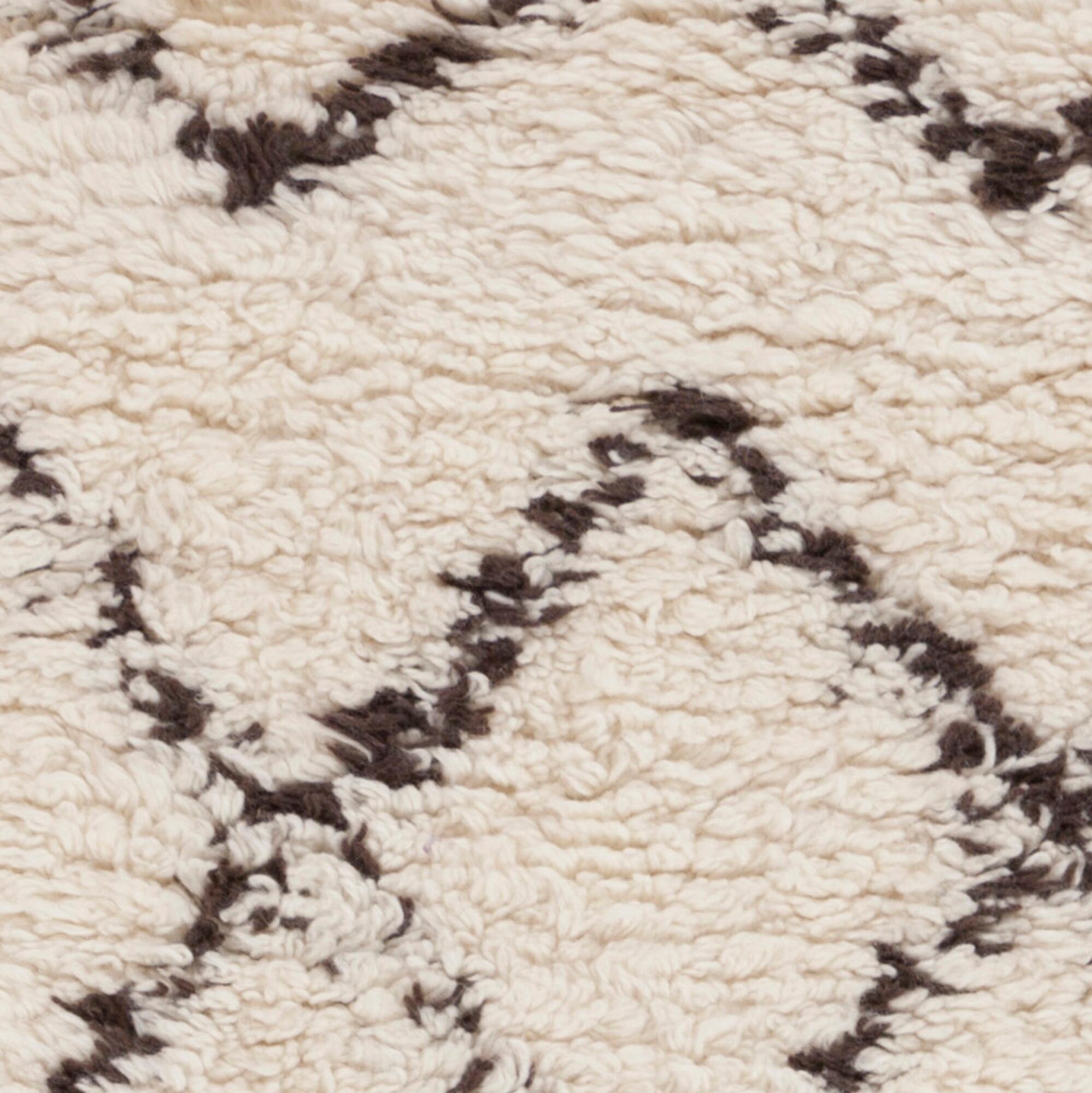 Hand Crafted Tassel Area Rug, White/Camel, large