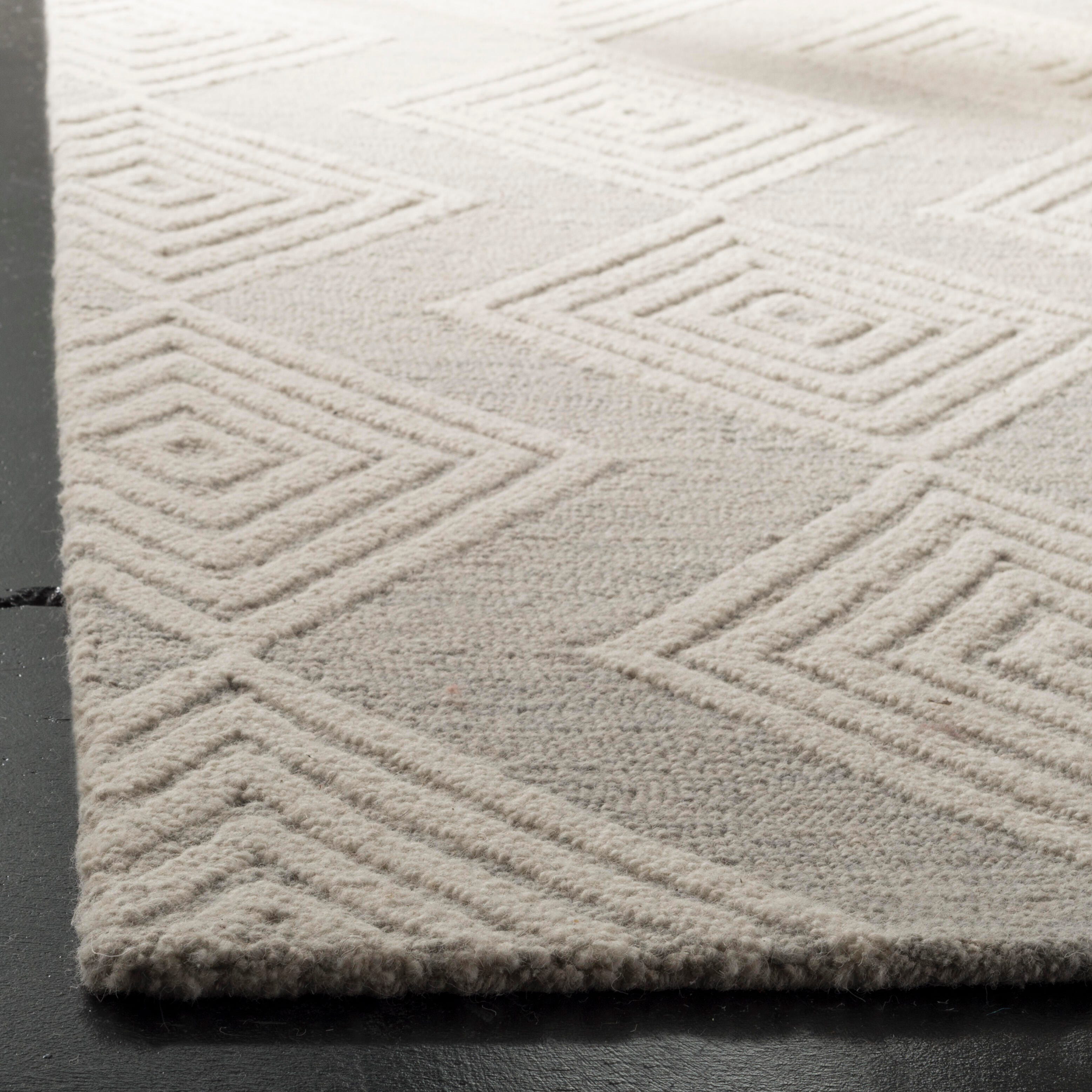 Safavieh Blossom 4' X 6' Area Rug, Silver/Ivory, rollover