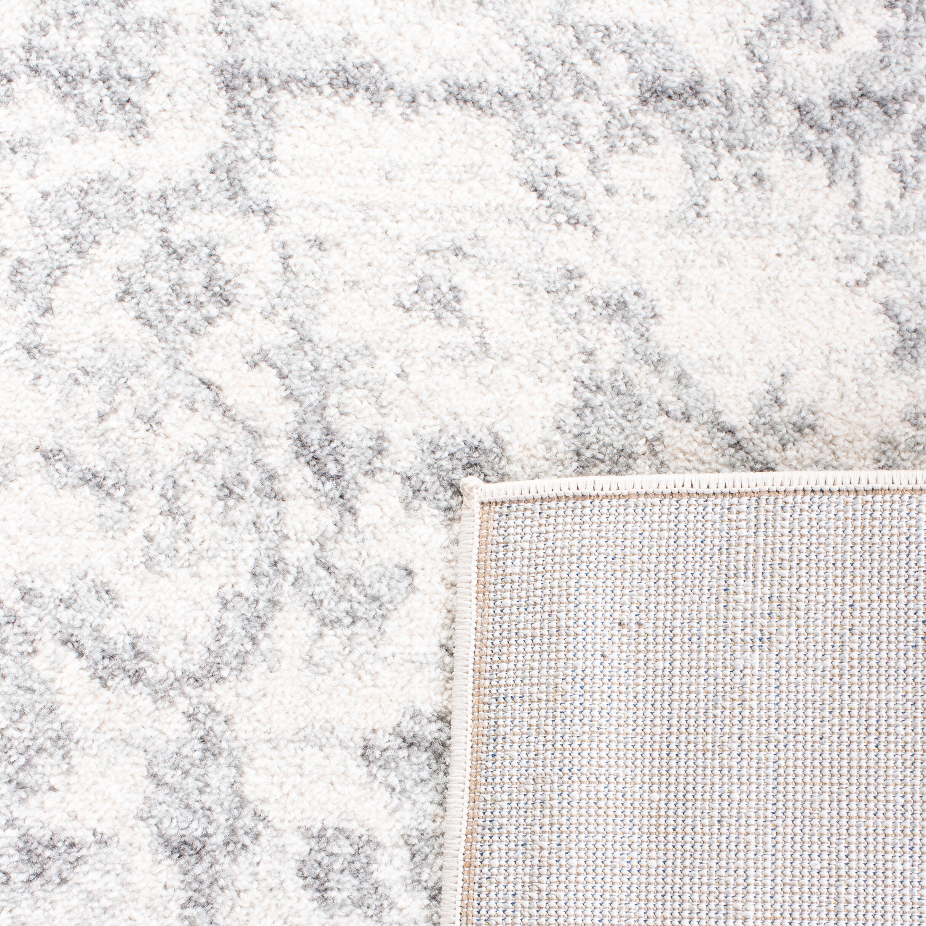 Safavieh Madison Madison 4' x 6' Area Rug, Silver/Ivory, large