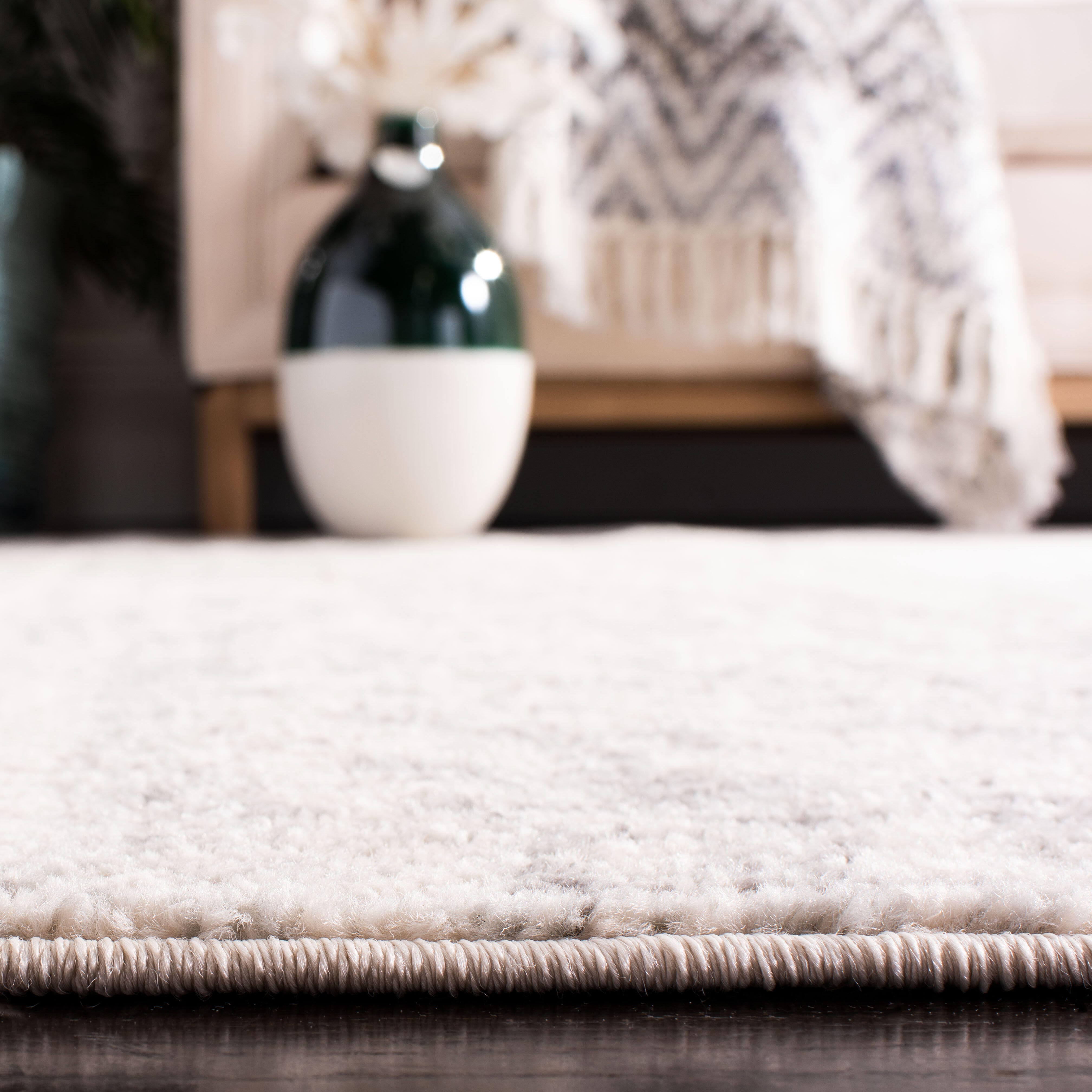 Safavieh Madison Madison 6'-7 x 9'-2 Area Rug, Silver/Ivory, large