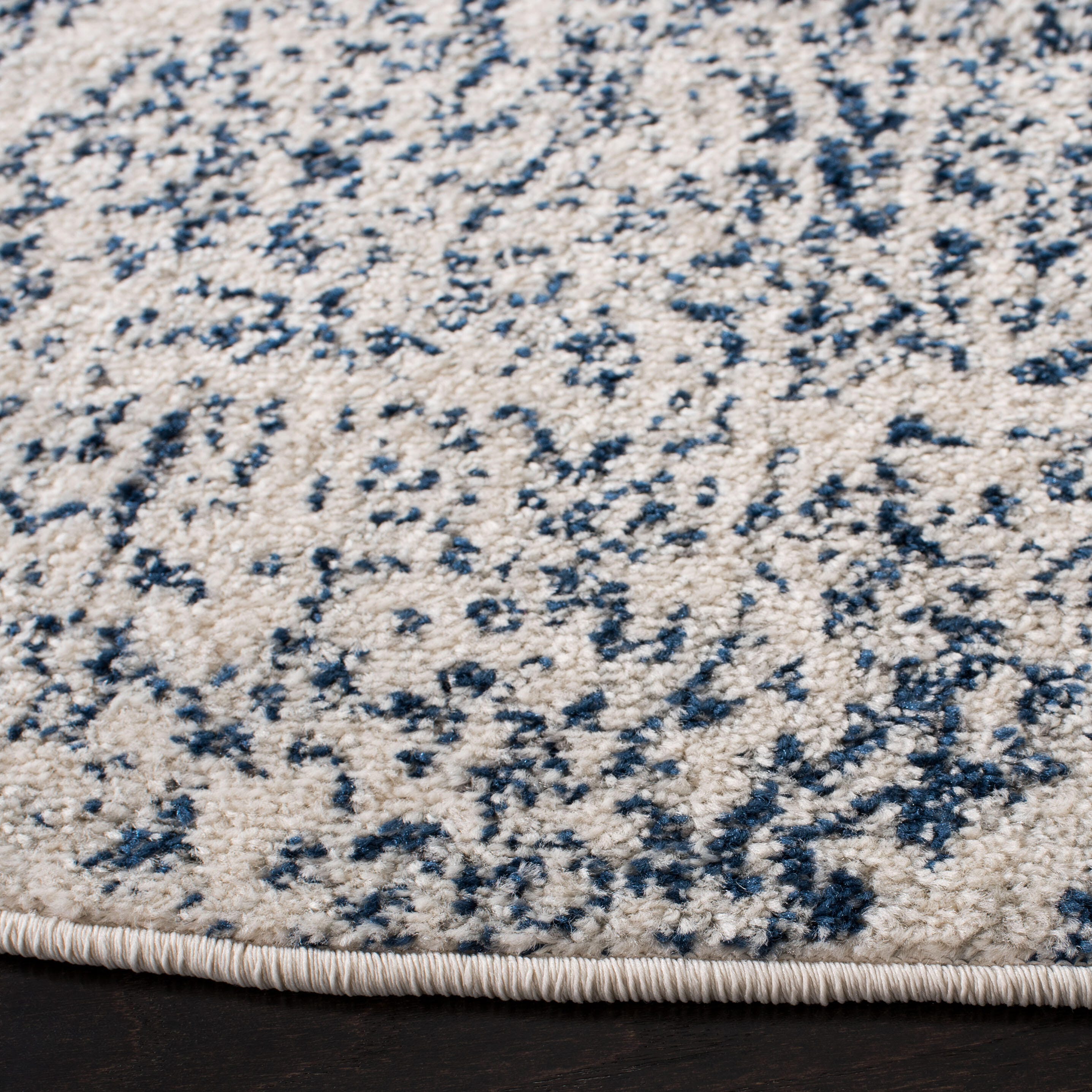 Safavieh Madison 4' x 4' Round Area Rug, Cream/Royal Blue, large