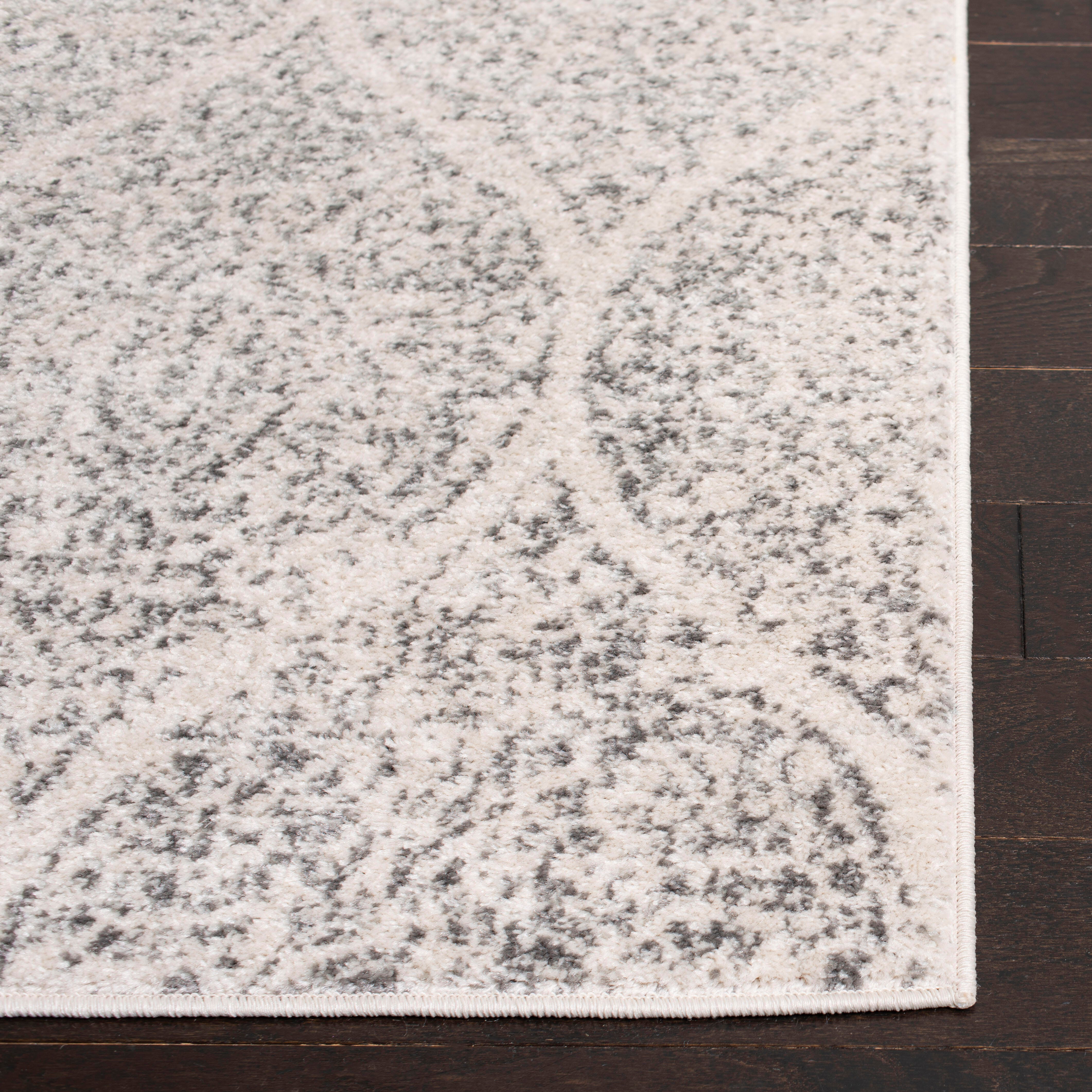 Safavieh Madison 2'-3 x 4' Accent Rug, Ivory/Silver, large
