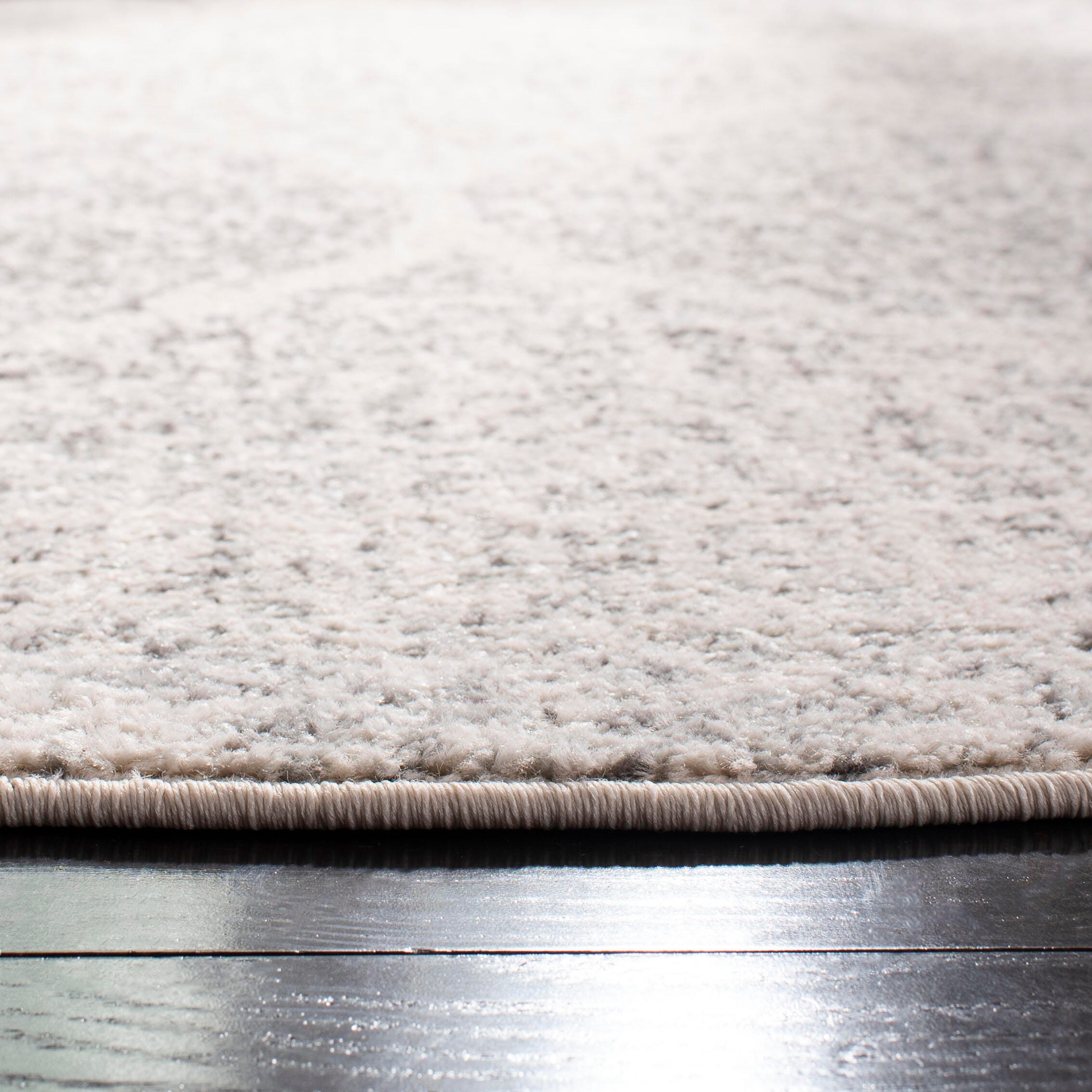 Safavieh Madison 4' x 4' Round Area Rug, Ivory/Silver, large