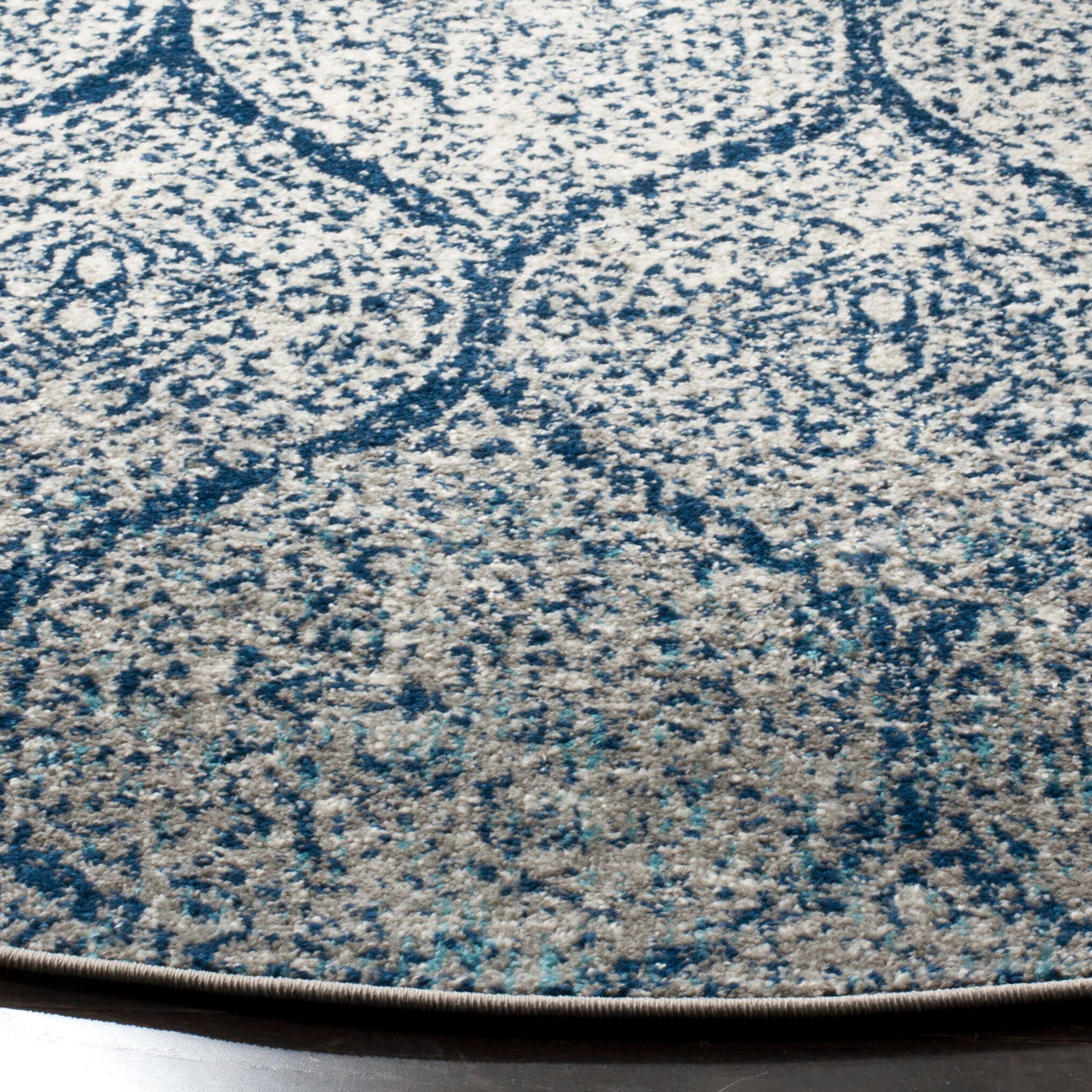 Safavieh Madison 4' x 4' Round Area Rug, Navy/Silver, large