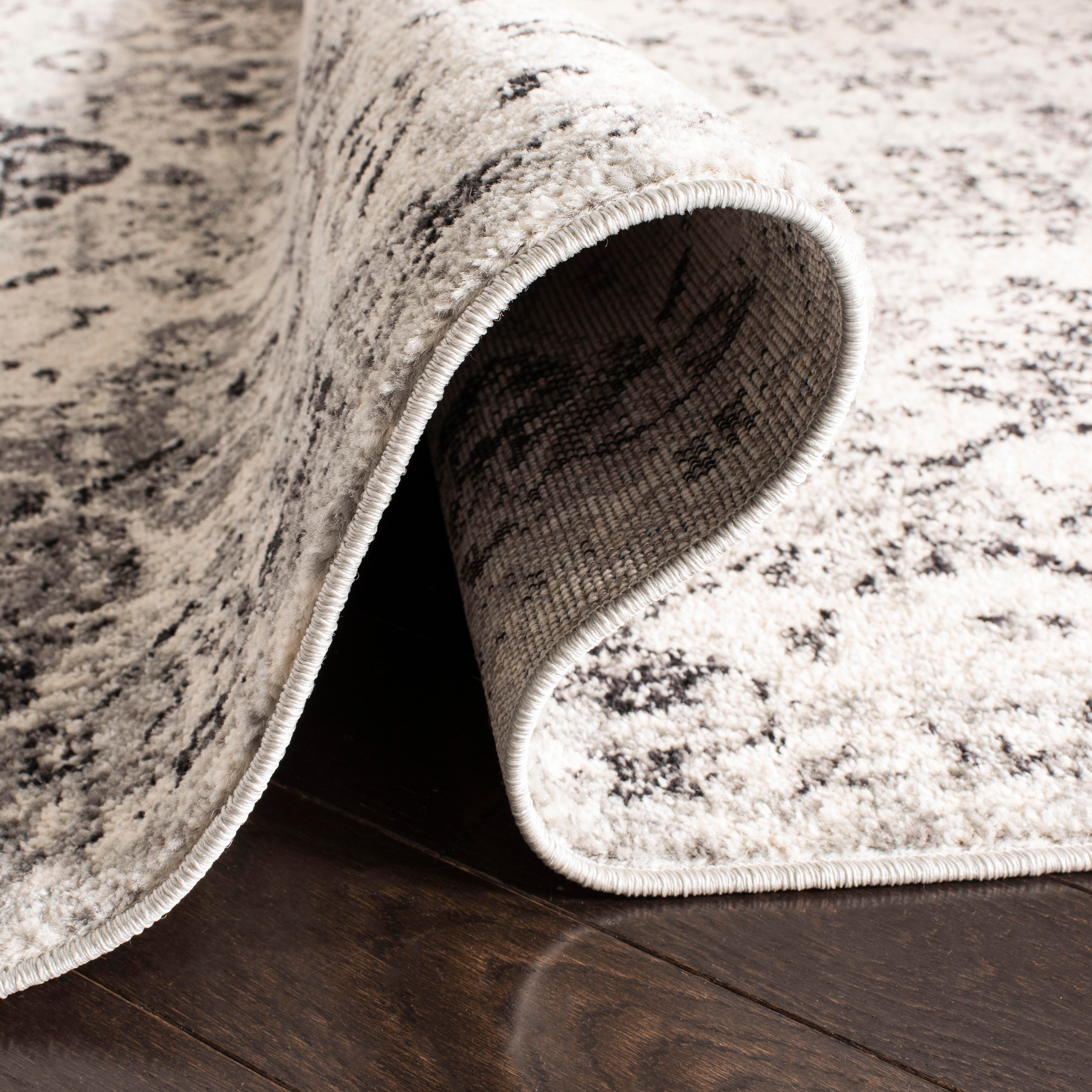Safavieh Madison Madison 2'-3 x 18' Runner, Silver/Gray, large