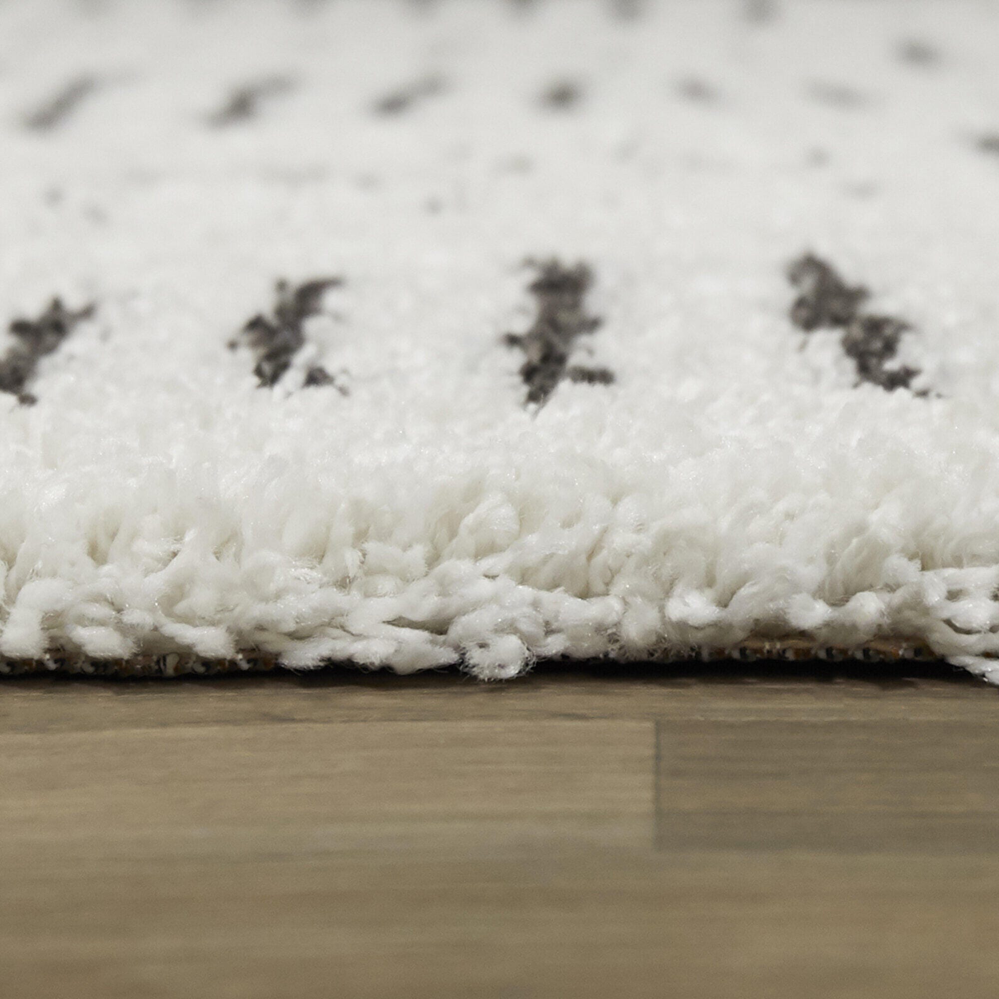 Balta Kalpana Tribal Shag 4' 4" x 6' Runner Rug, White, large