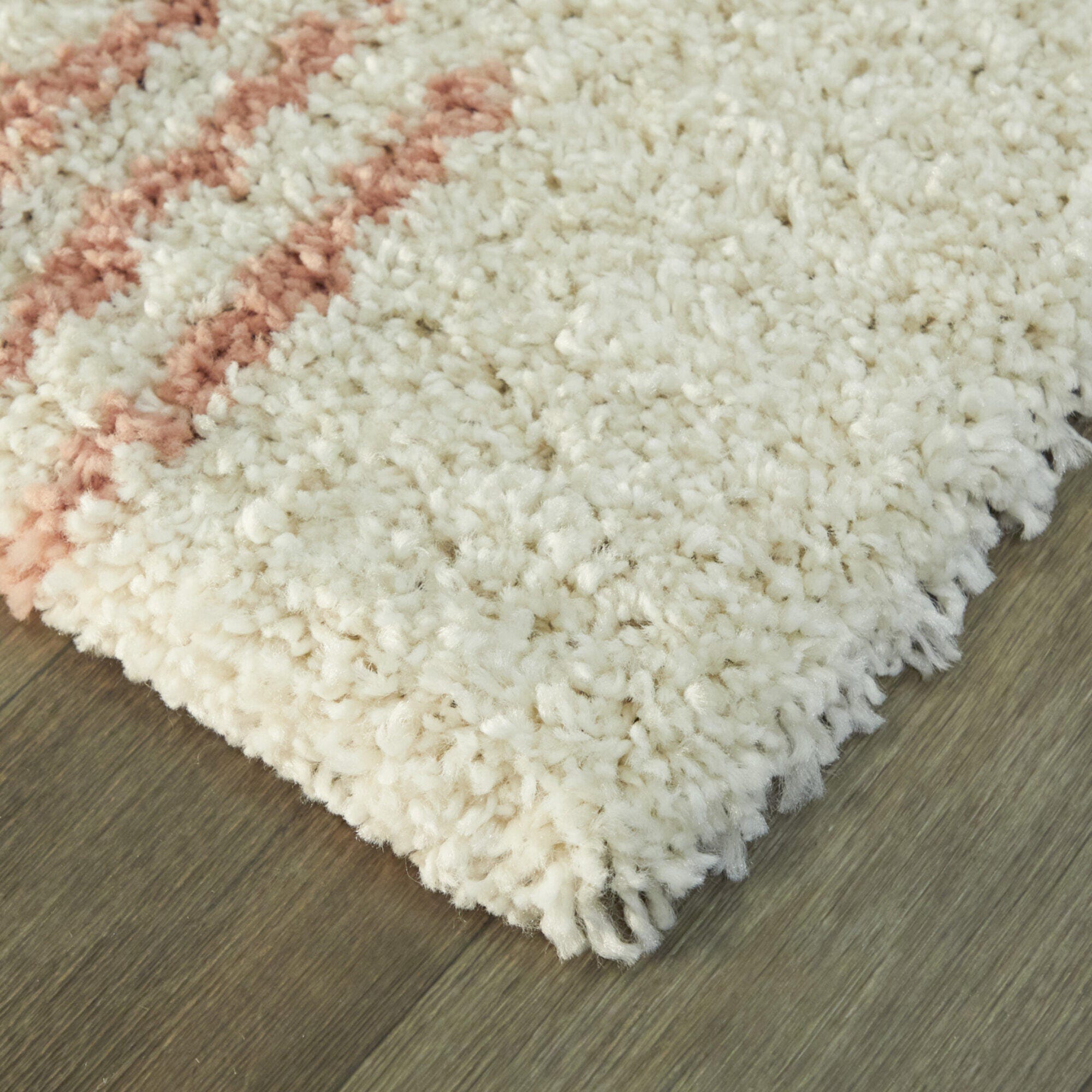 Balta Rupa Boho Moroccan Shag 4' 4" x 6' Runner Rug, White/Pink, large