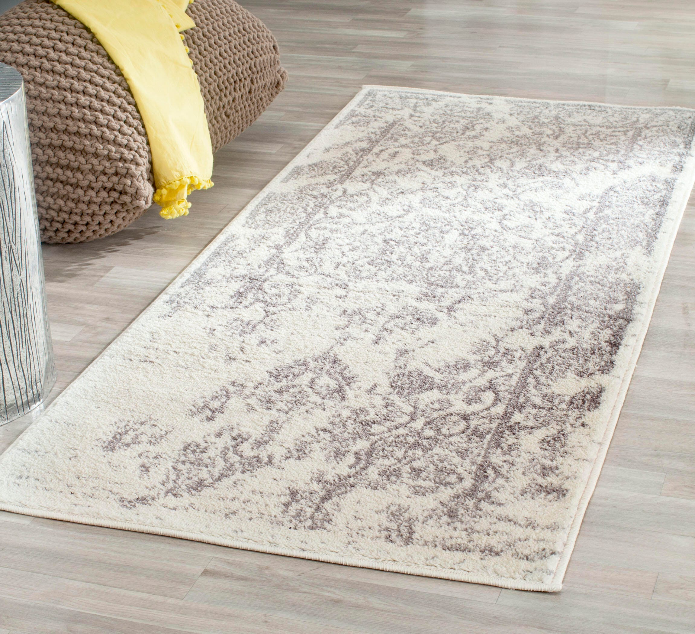 Safavieh Adirondack Adirondack 2' 6" x 6' Runner, Ivory/Silver, large