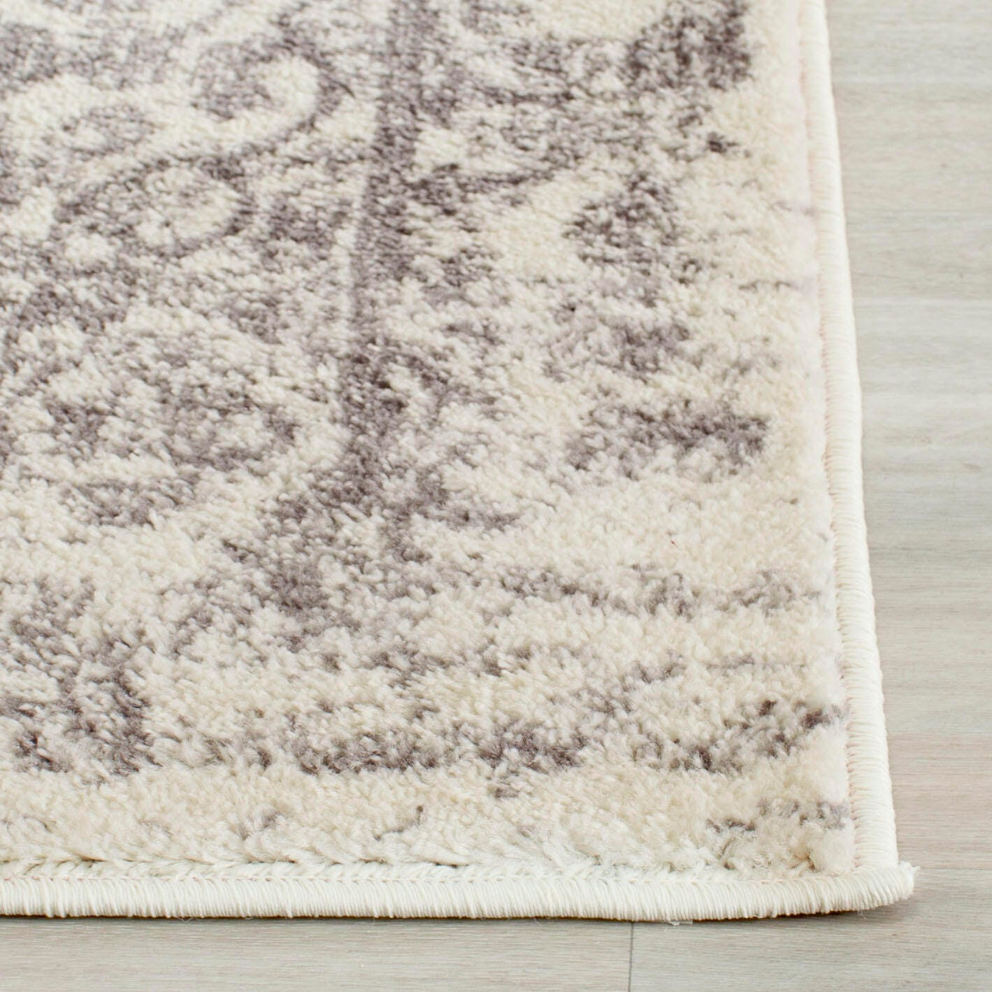 Safavieh Adirondack Adirondack 2' 6" x 6' Runner, Ivory/Silver, large