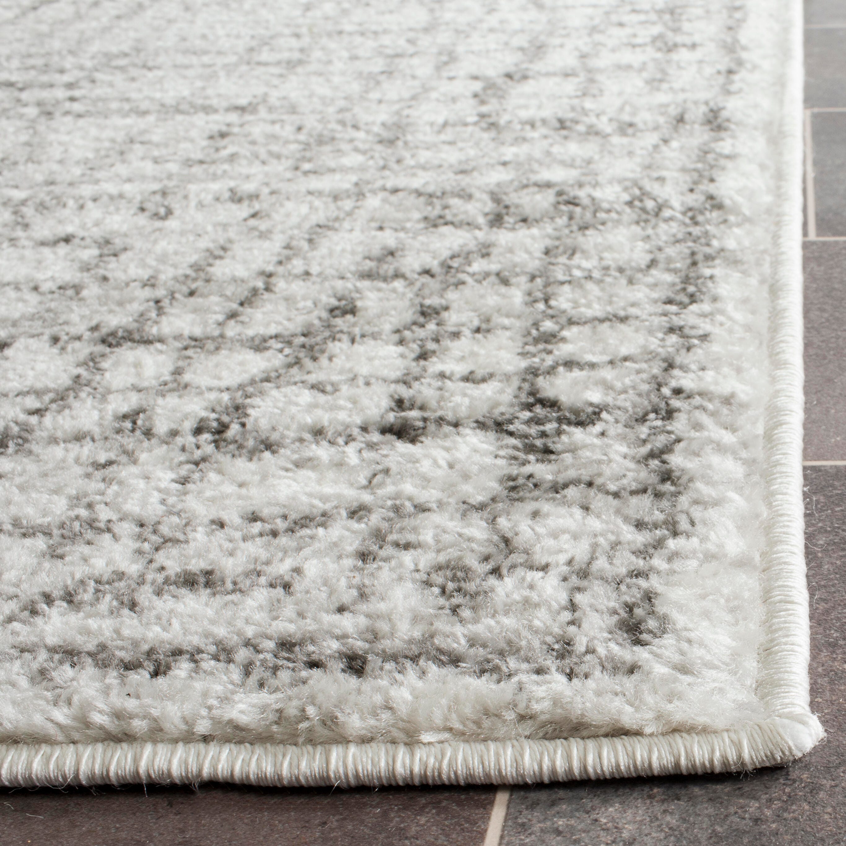 Safavieh Adirondack Adirondack 2' 6" x 6' Runner, Silver/Ivory, large