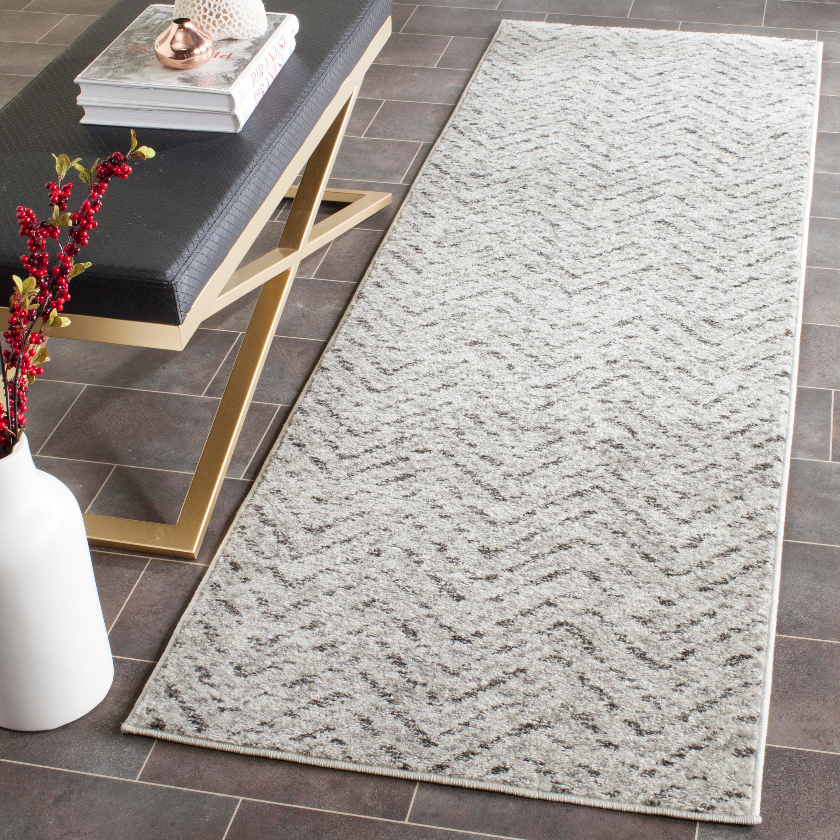 Safavieh Adirondack Adirondack 2' 6" x 8' Runner, Ivory/Charcoal, rollover