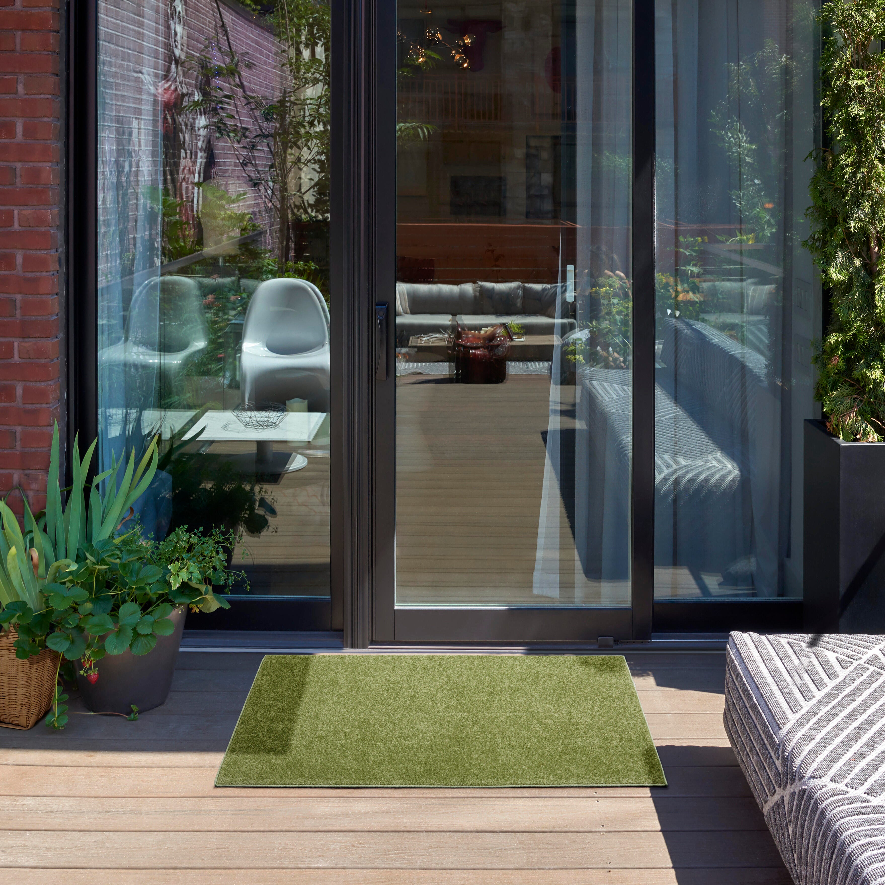Nourison Home Nourison Nourison Essentials 2' x 4' Green Outdoor Indoor/Outdoor Rug, Green, rollover