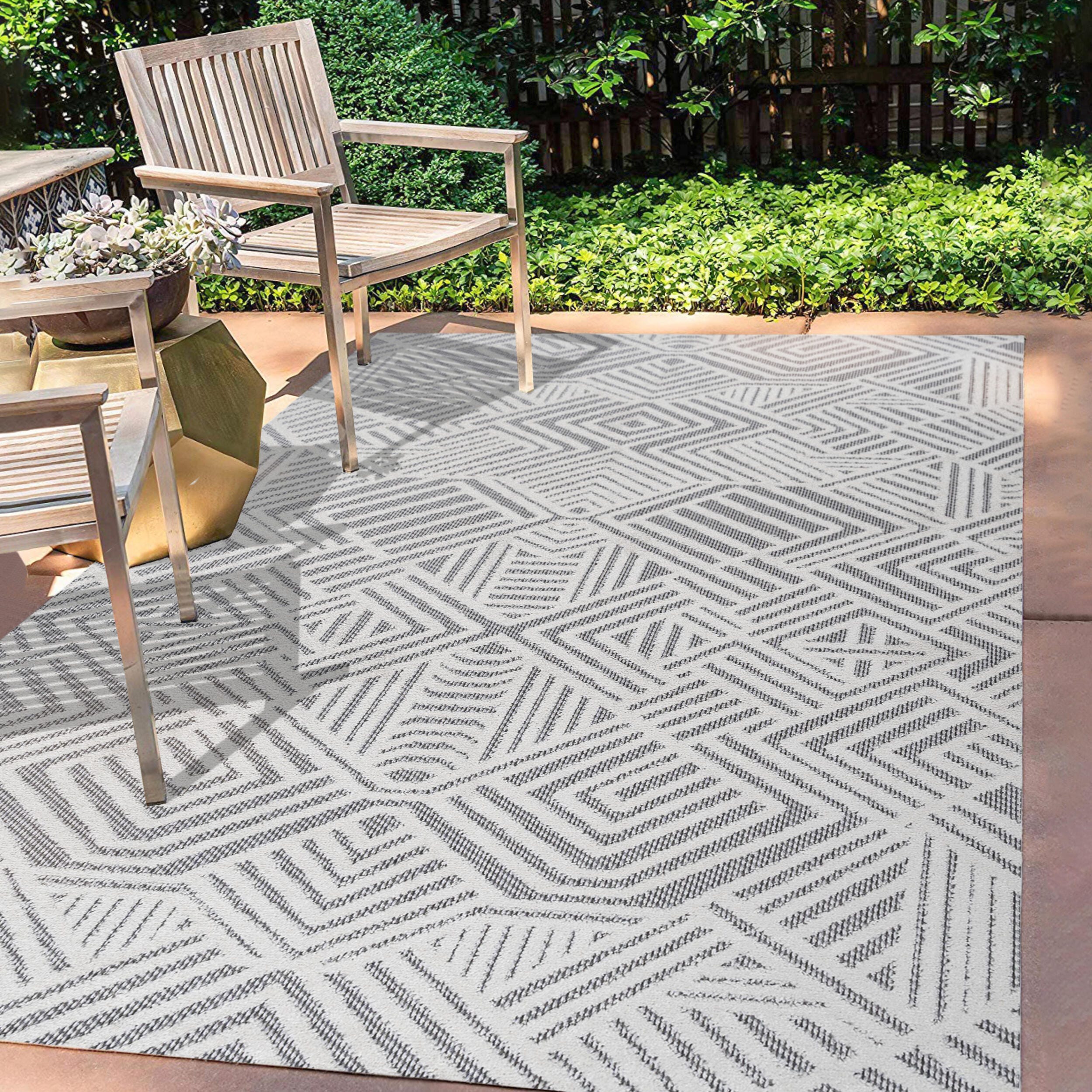 JONATHAN Y Jordan High-Low Pile Art Deco Geometric Outdoor 3' x 5' Area Rug, White/Black, large