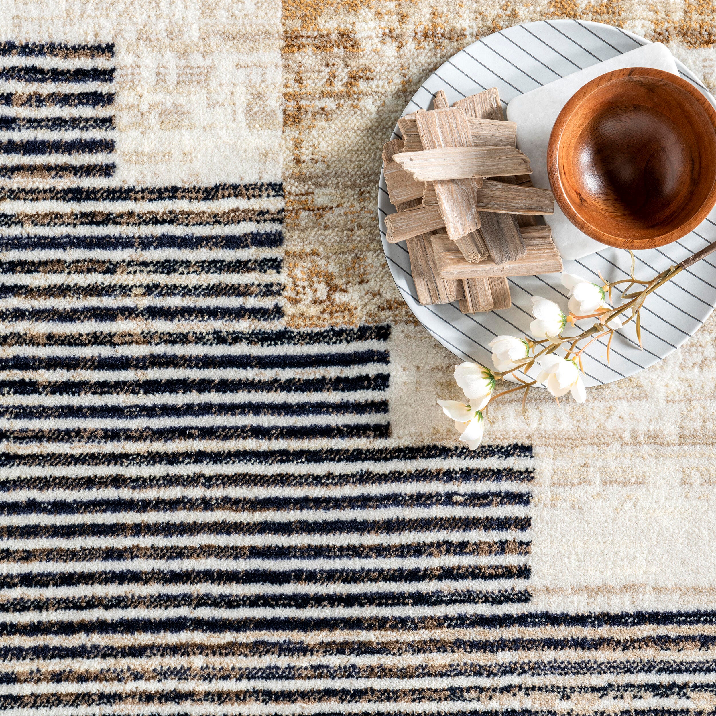 nuLOOM Vanita Transitional Southwestern Fringe Area Rug, Beige, large