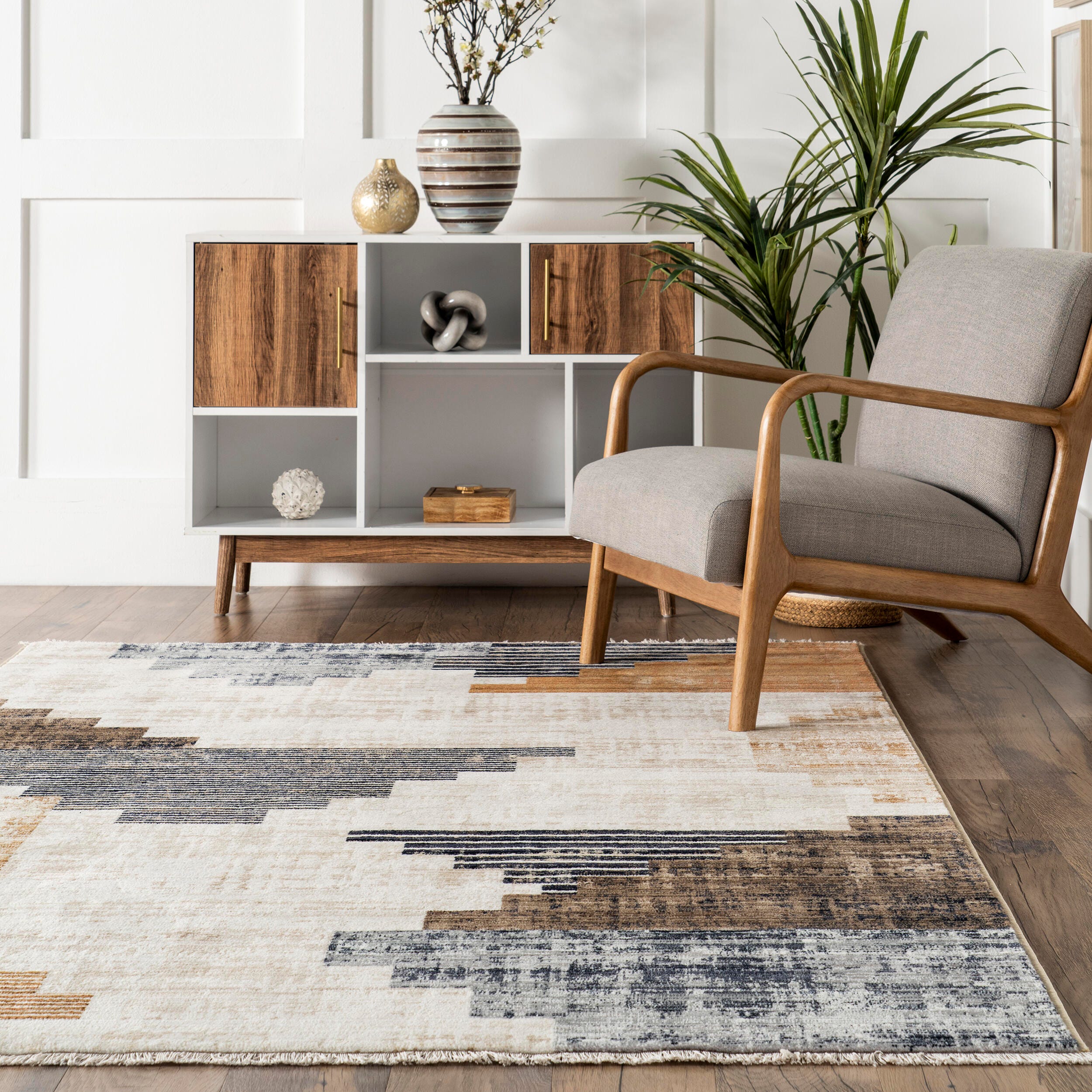 nuLOOM Vanita Transitional Southwestern Fringe Area Rug, Beige, large