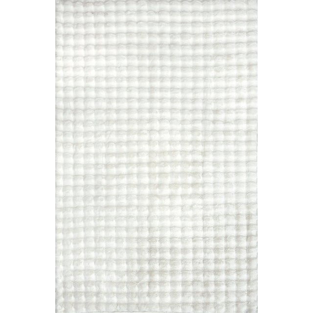 nuLOOM Jeni Solid Faux Rabbit Machine Washable Area Rug