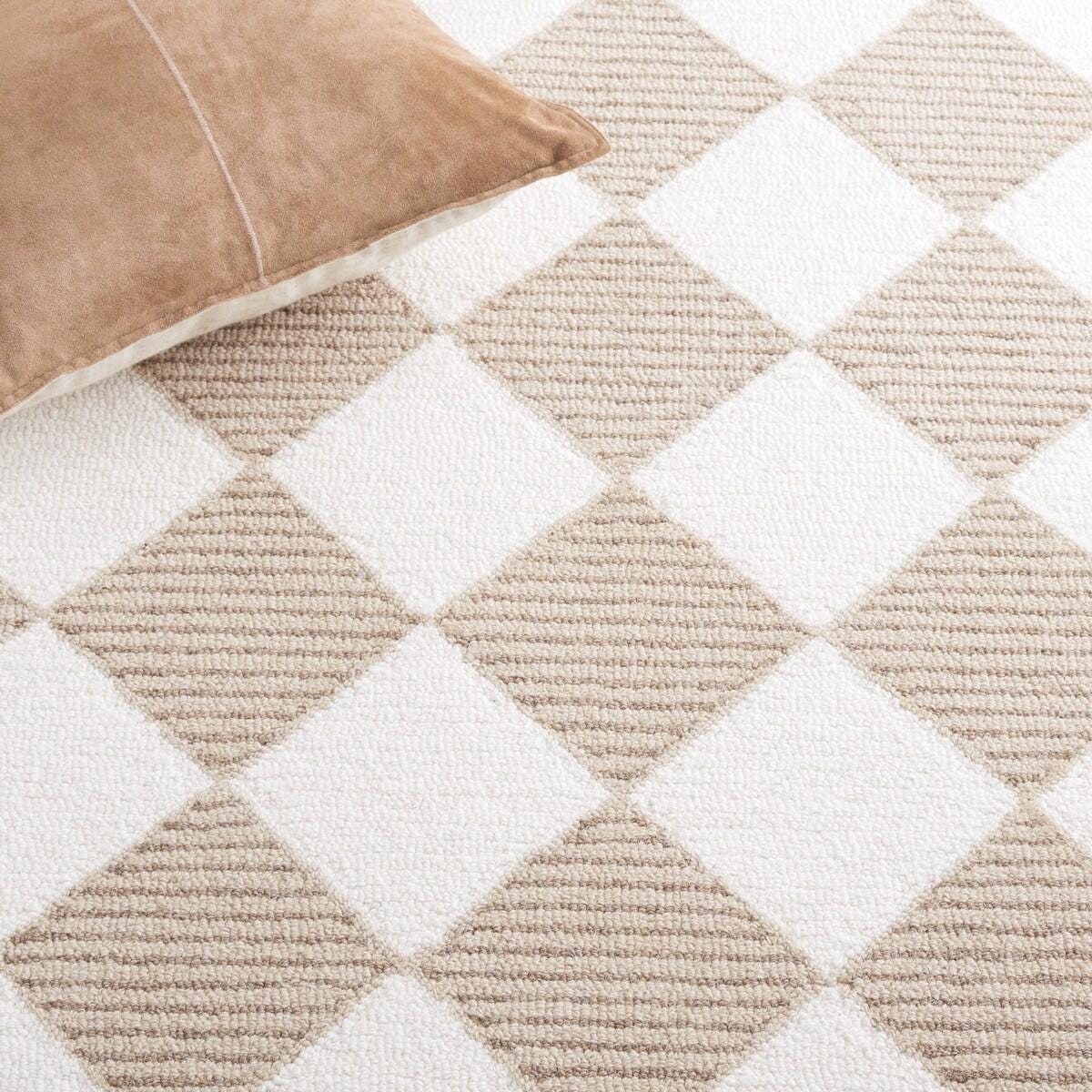 Safavieh Martha Stewart Collection Geometric  5' x 8' Area Rug, Natural/Beige, large