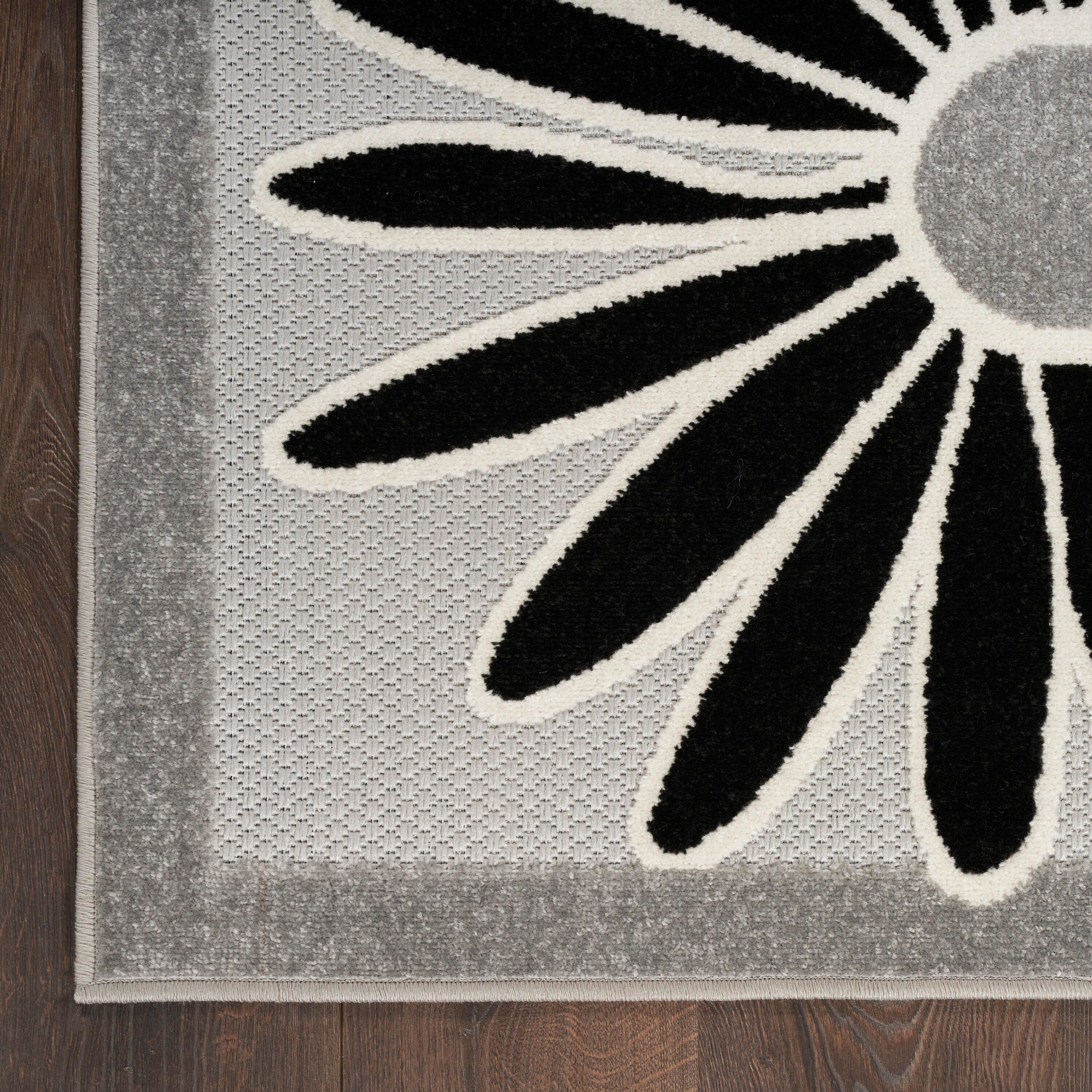 Nourison Home Splash 5'3" X 7'5 Daisy Floral Area Rug, Black/White, large
