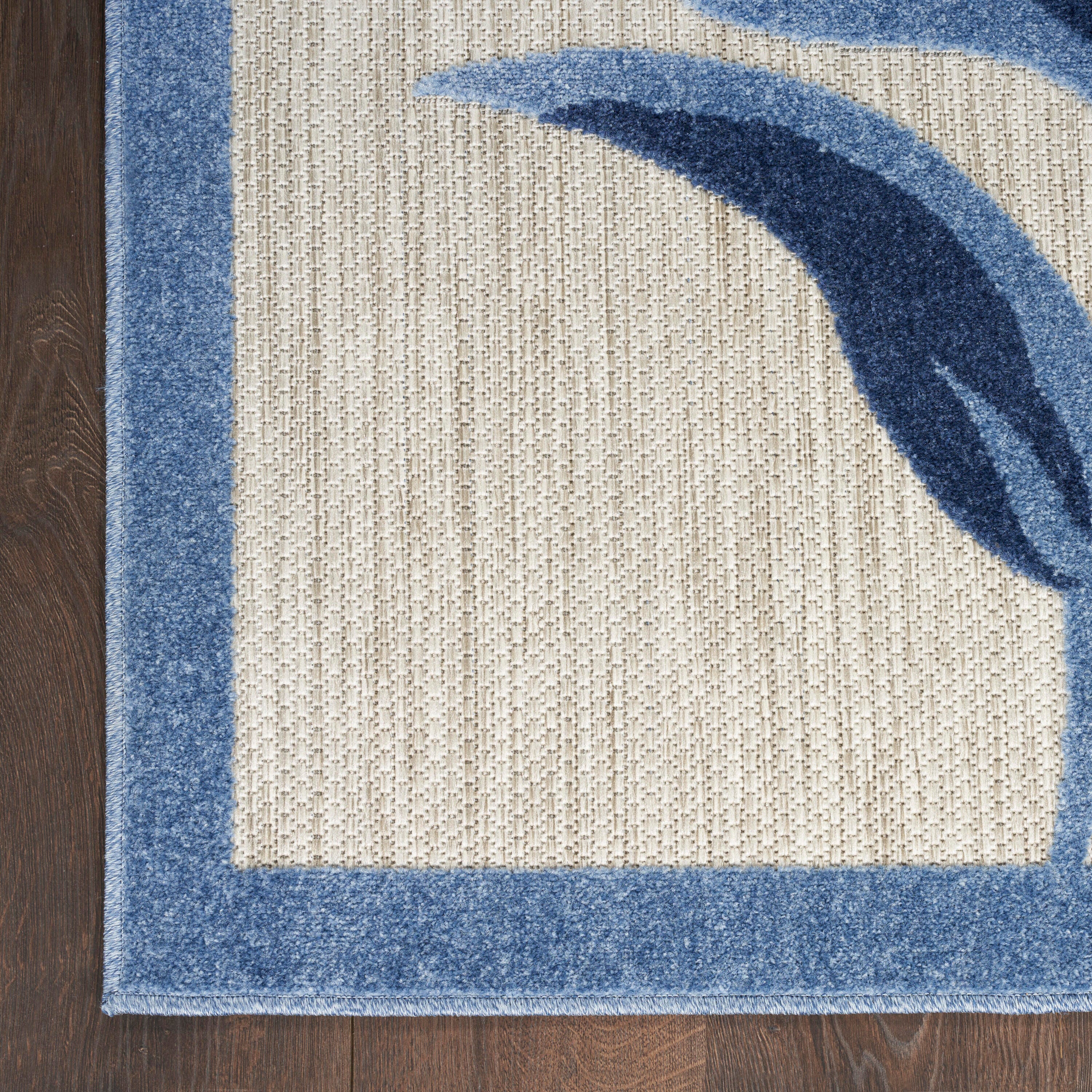 Nourison Home Splash Indoor/Outdoor 7' X 10' Daisy Floral Area Rug