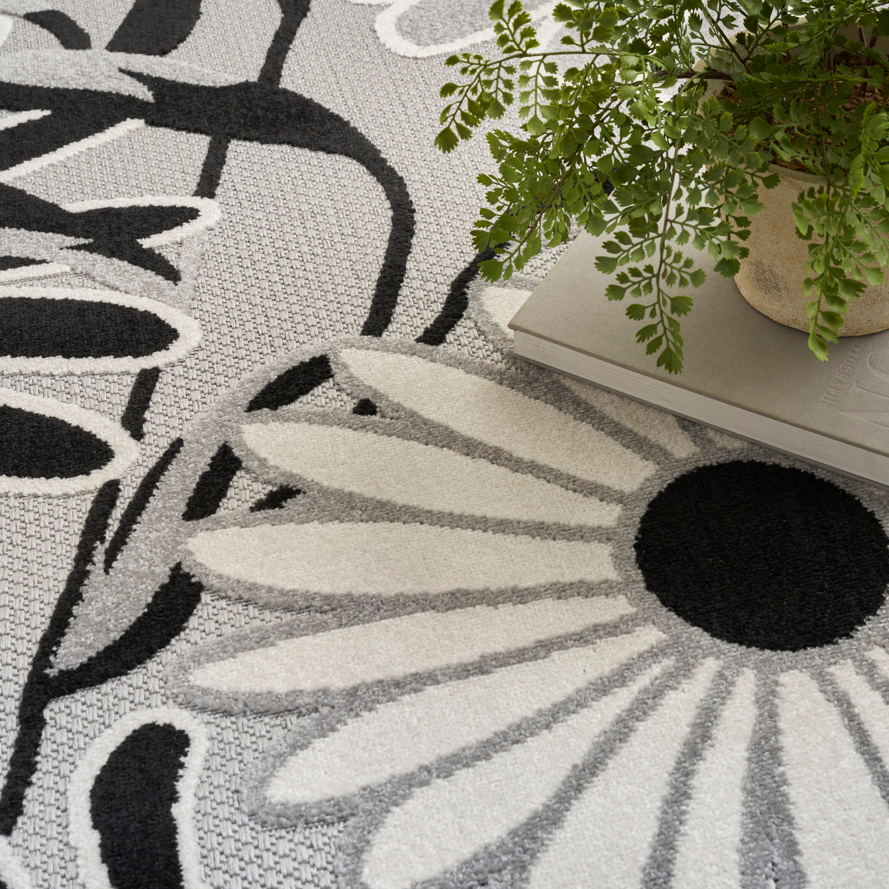 Nourison Home Splash 7'10" X 10 Daisy Floral Area Rug, Black/White, large