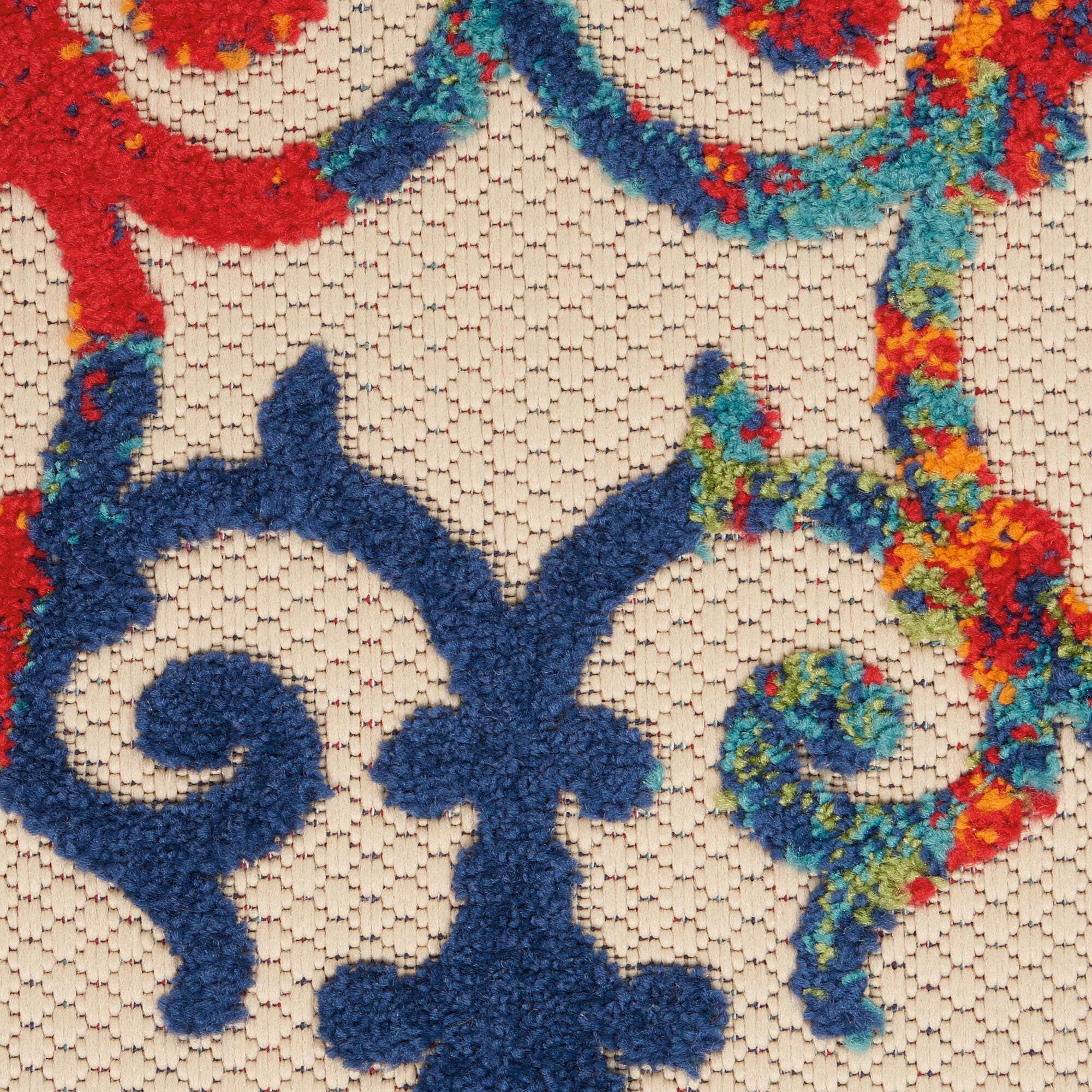 Swatch color Ivory/Blue , product with this swatch is currently selected