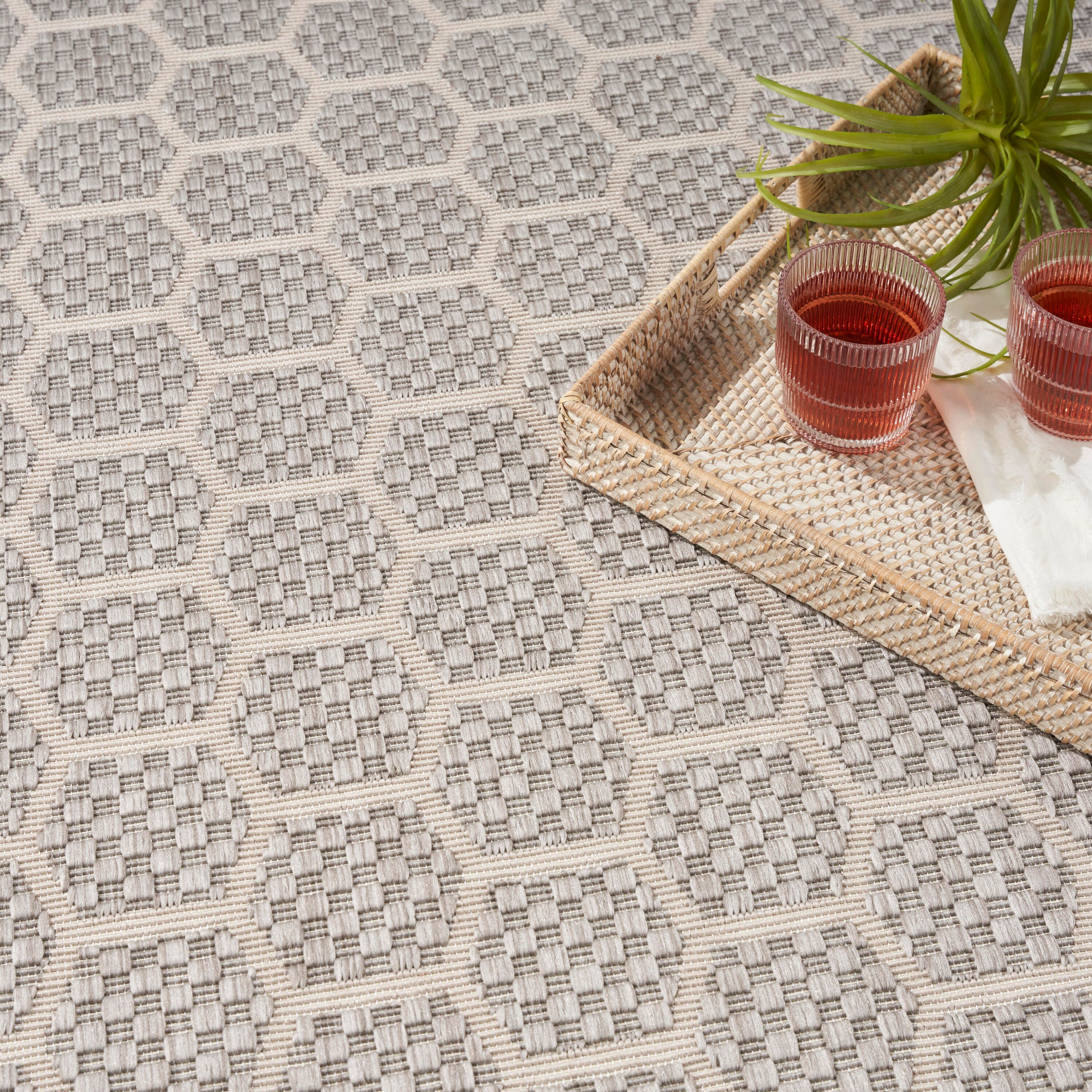 Nourison Home Twist Reversible Indoor/Outdoor 4' x 6' Area Rug, Gray, large