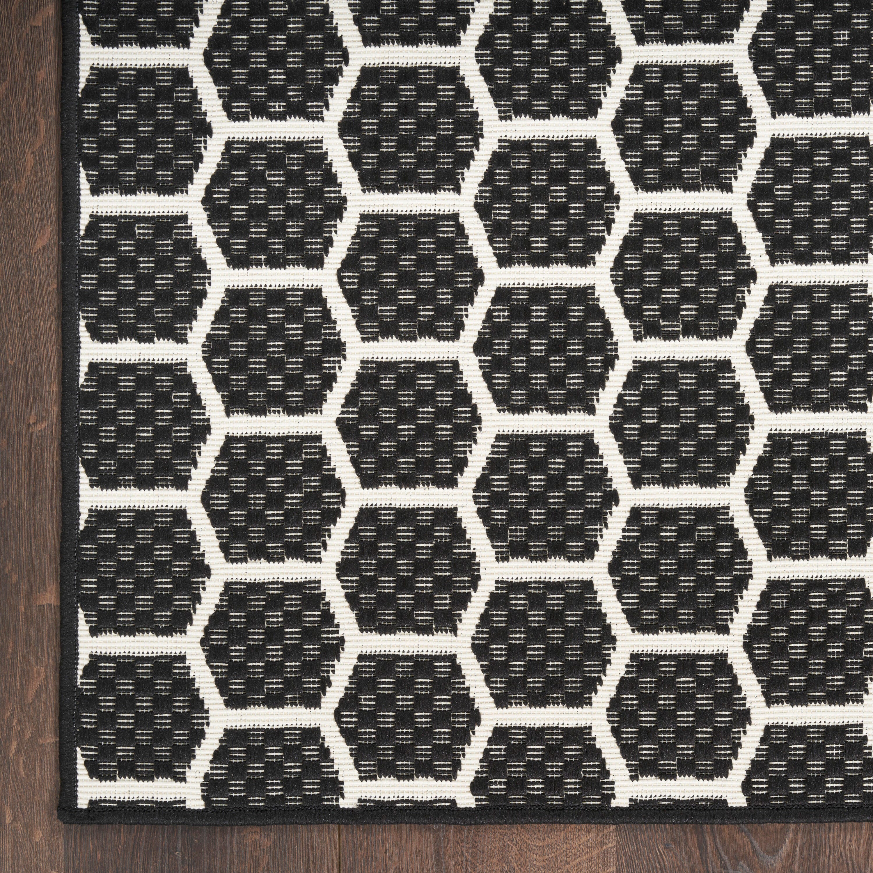Nourison Home Twist Reversible Indoor/Outdoor 6' x 9' Area Rug, Black, large