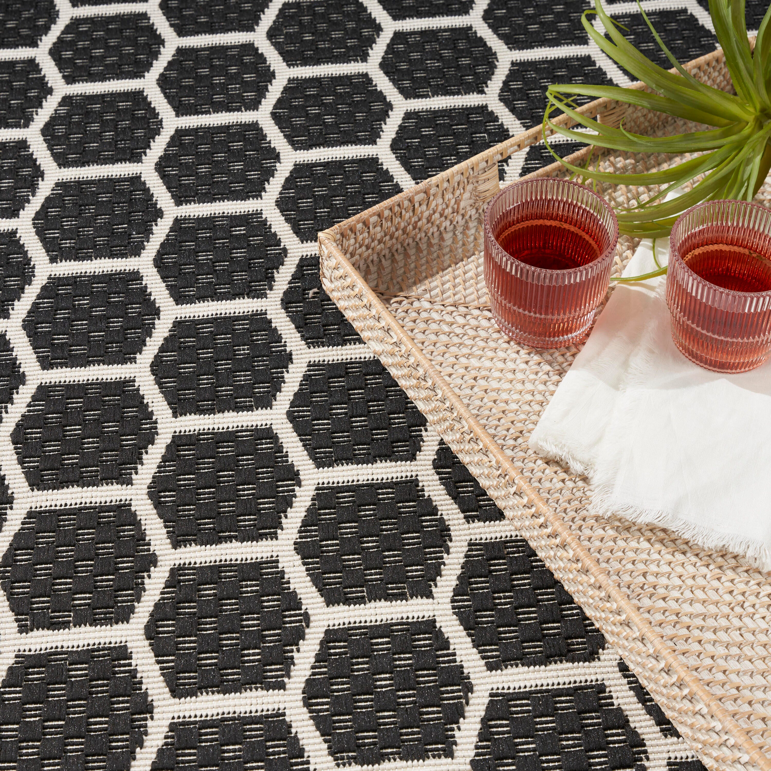 Nourison Home Twist Reversible Indoor/Outdoor 6' x 9' Area Rug, Black, large