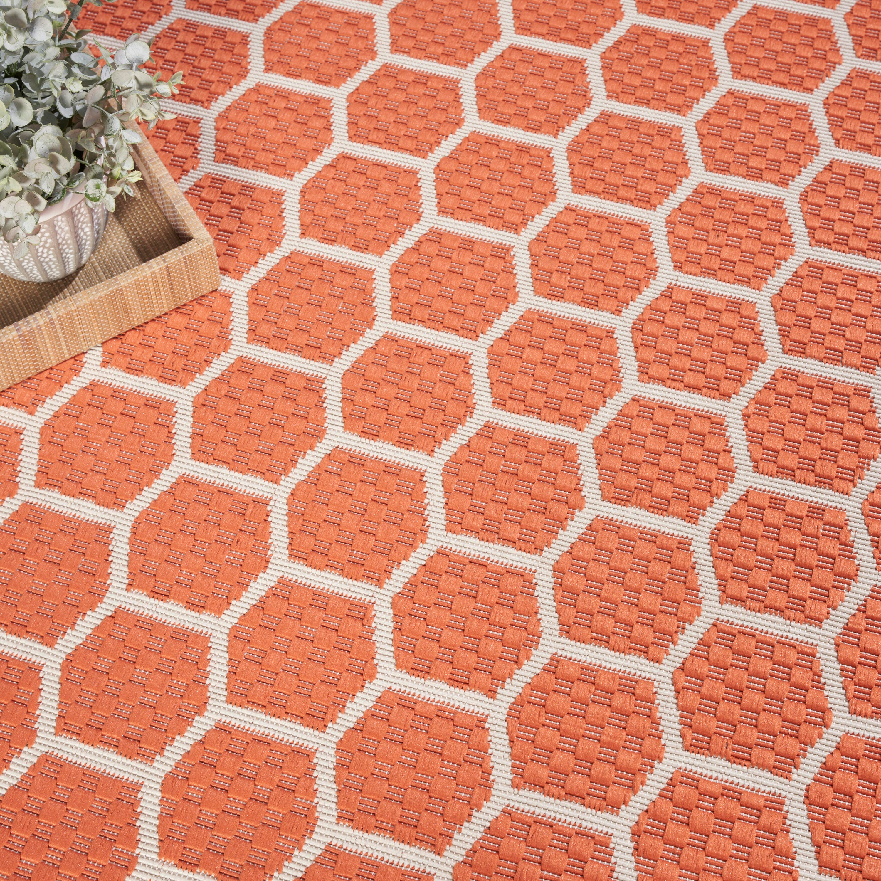 Nourison Home Twist Reversible Indoor/Outdoor 8' x Round Area Rug, Coral, large