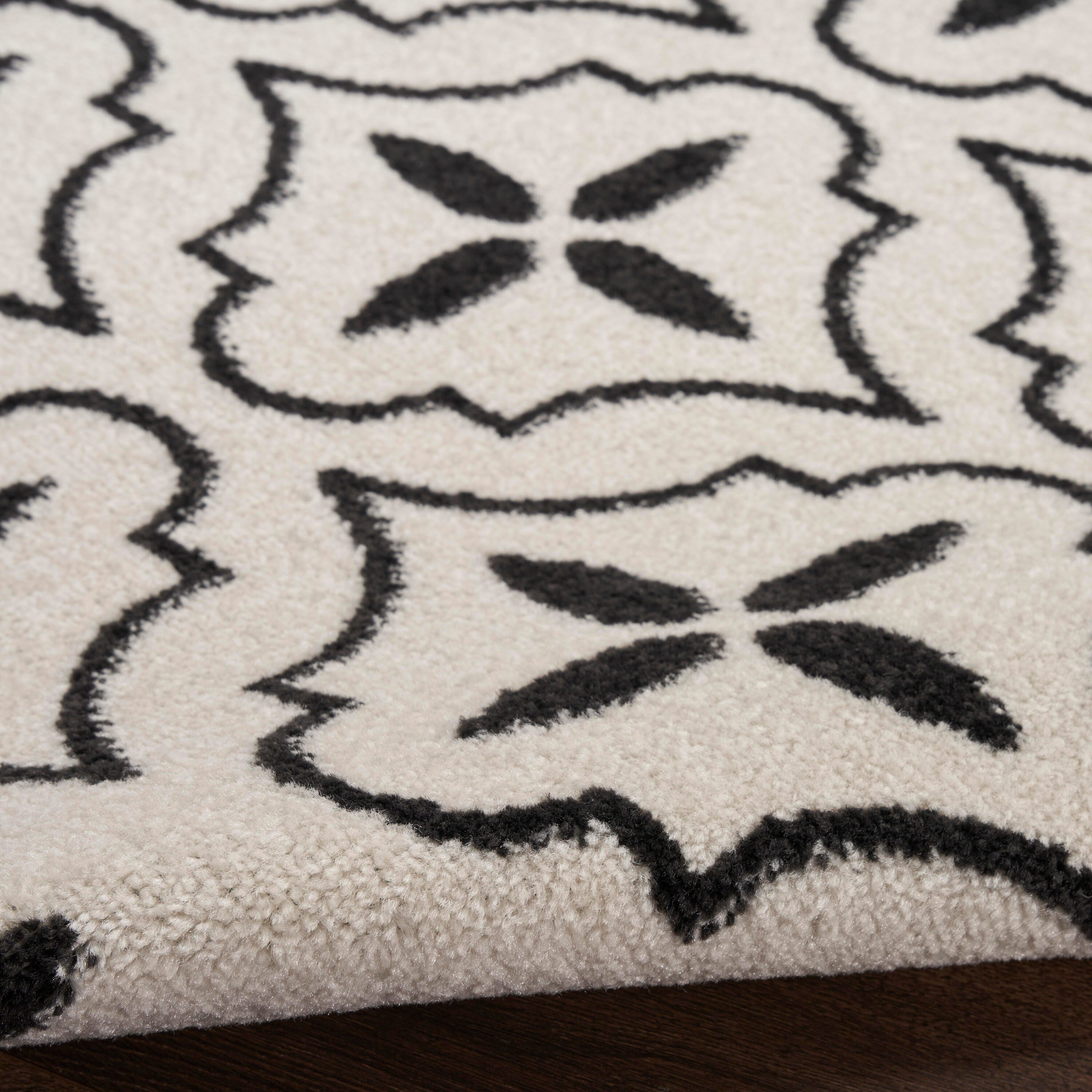 Nourison Home Outdoor Essentials 4' x 6' Area Rug, Ivory/Black, large