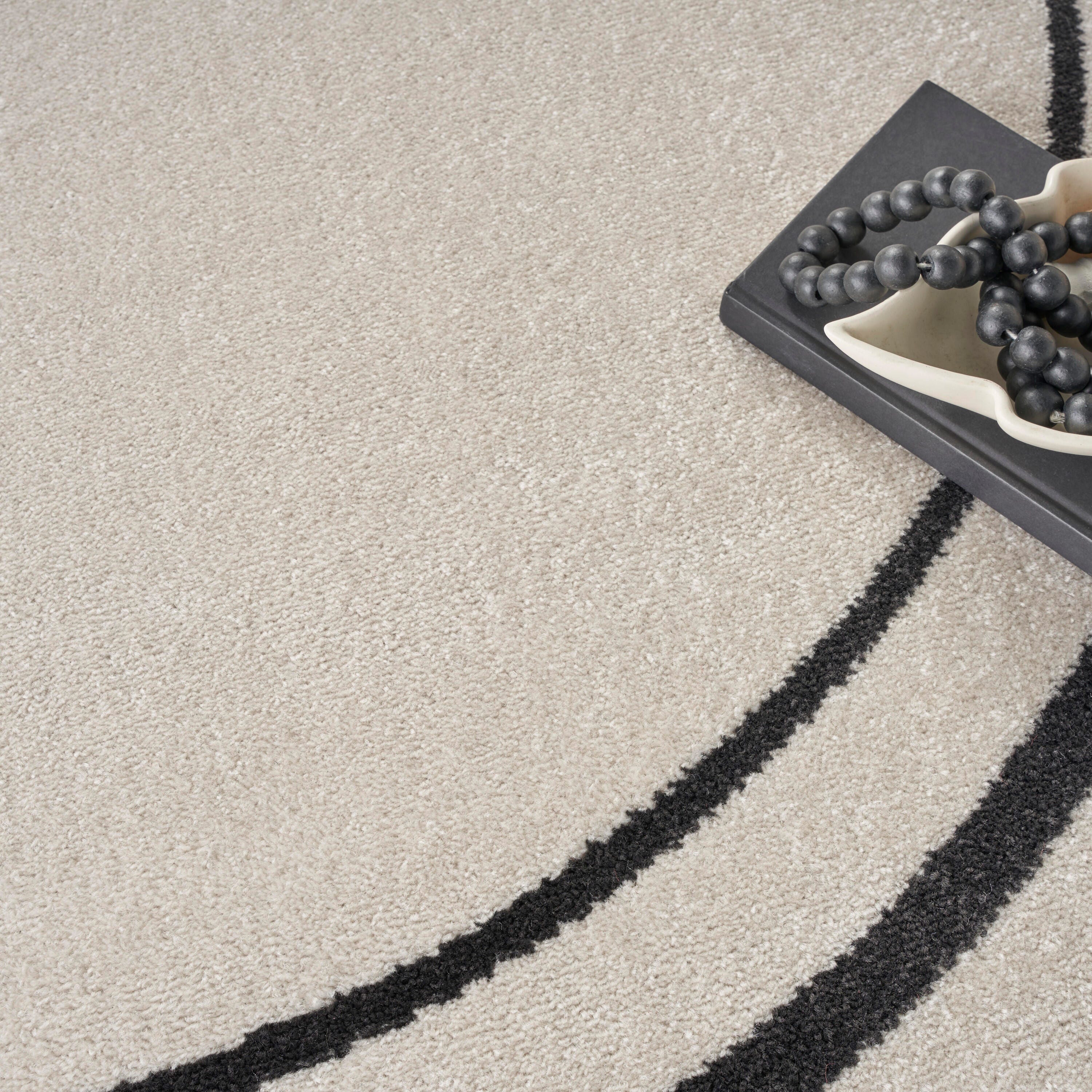 Nourison Home Outdoor Essentials 6' x Round Area Rug, Ivory/Black, large