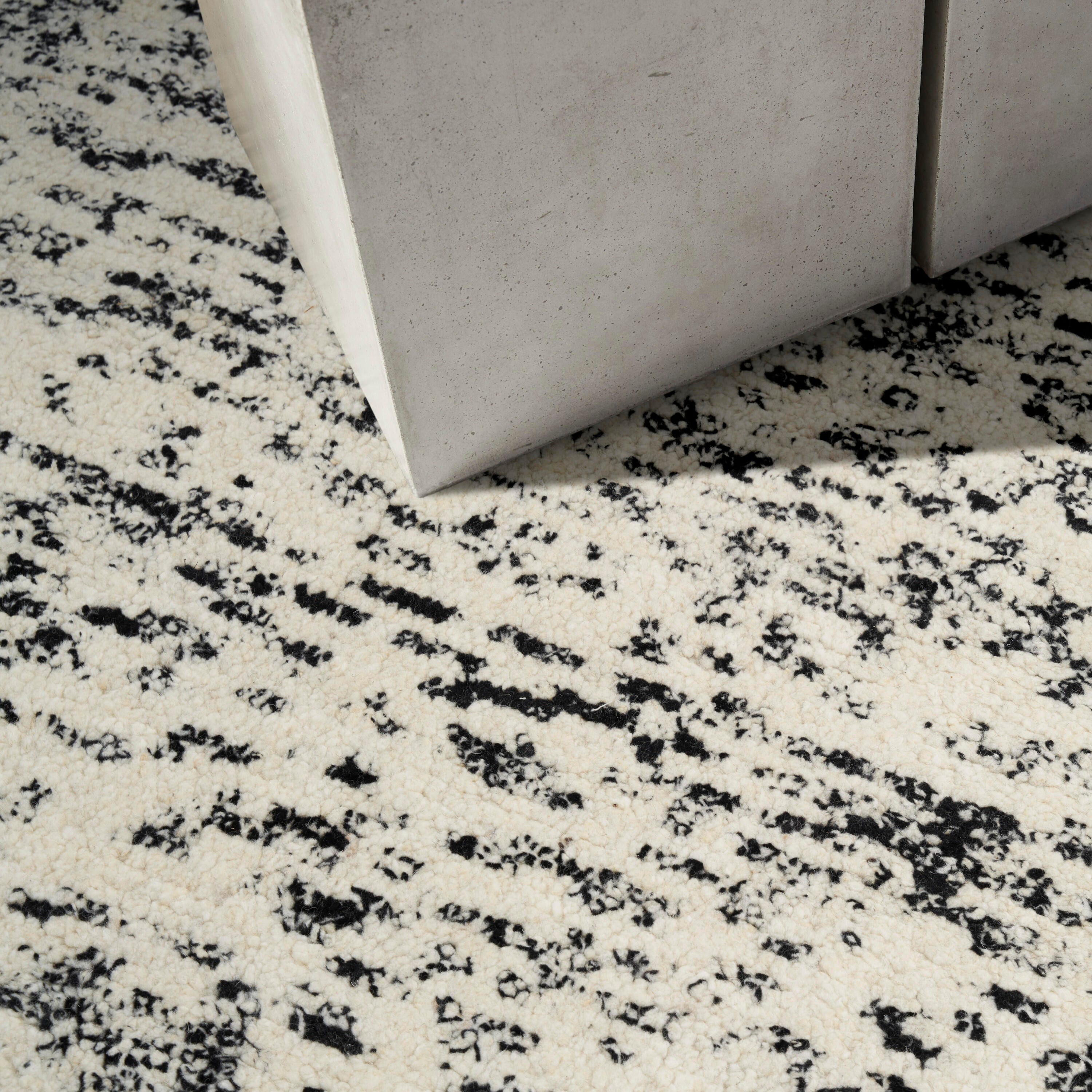 Calvin Klein Billows 7'9" x 9'9" Area Rug, Ivory/Black, large