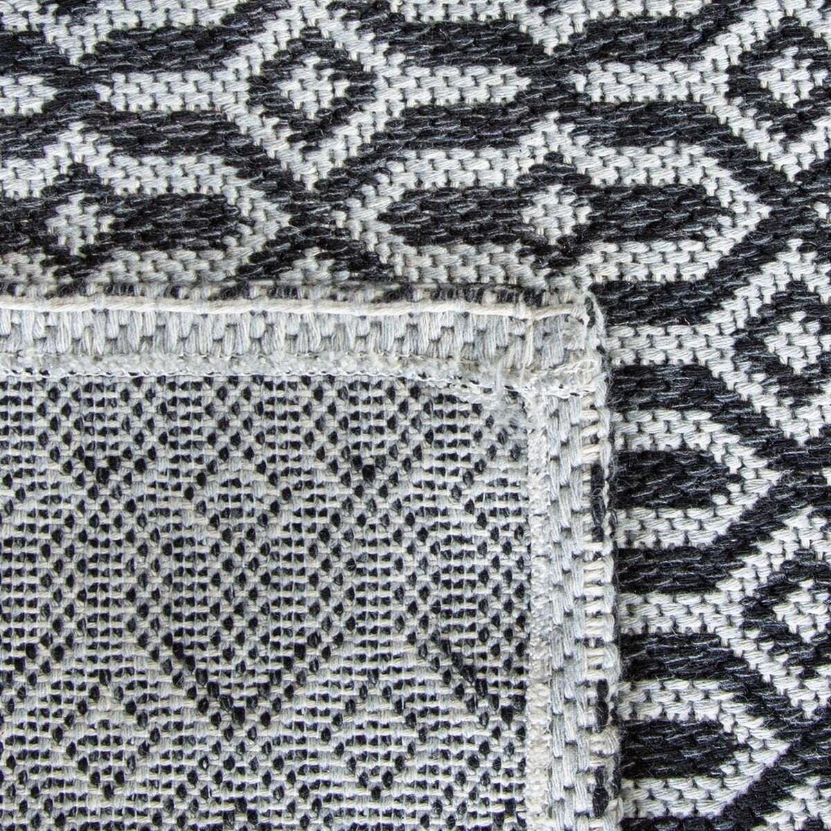 Safavieh Augustine Diamond 5' x 7' Area Rug, Black/Light Gray, large