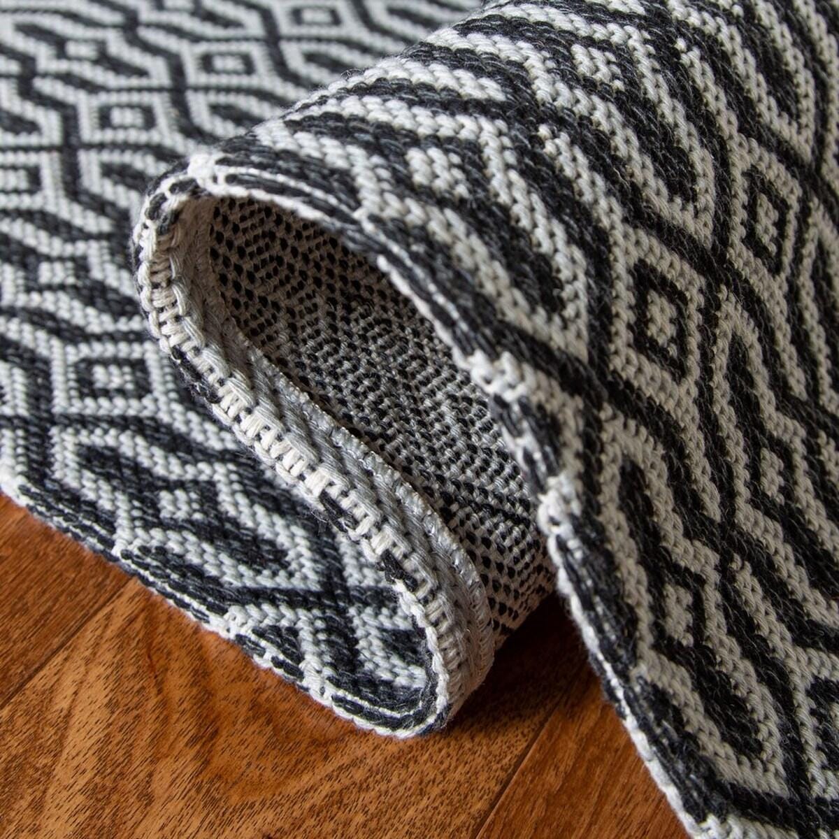 Safavieh Augustine Diamond 2'10" x 5' Area Rug, Black/Light Gray, large