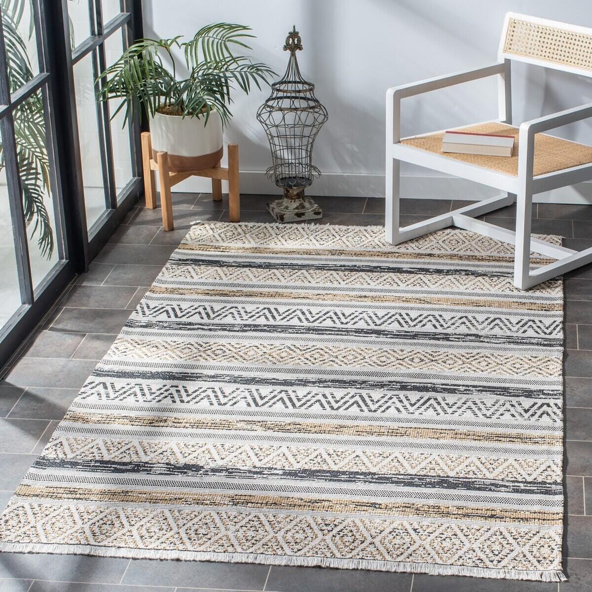 Safavieh Augustine Distressed 9' x 12' Area Rug, Ivory/Taupe, large