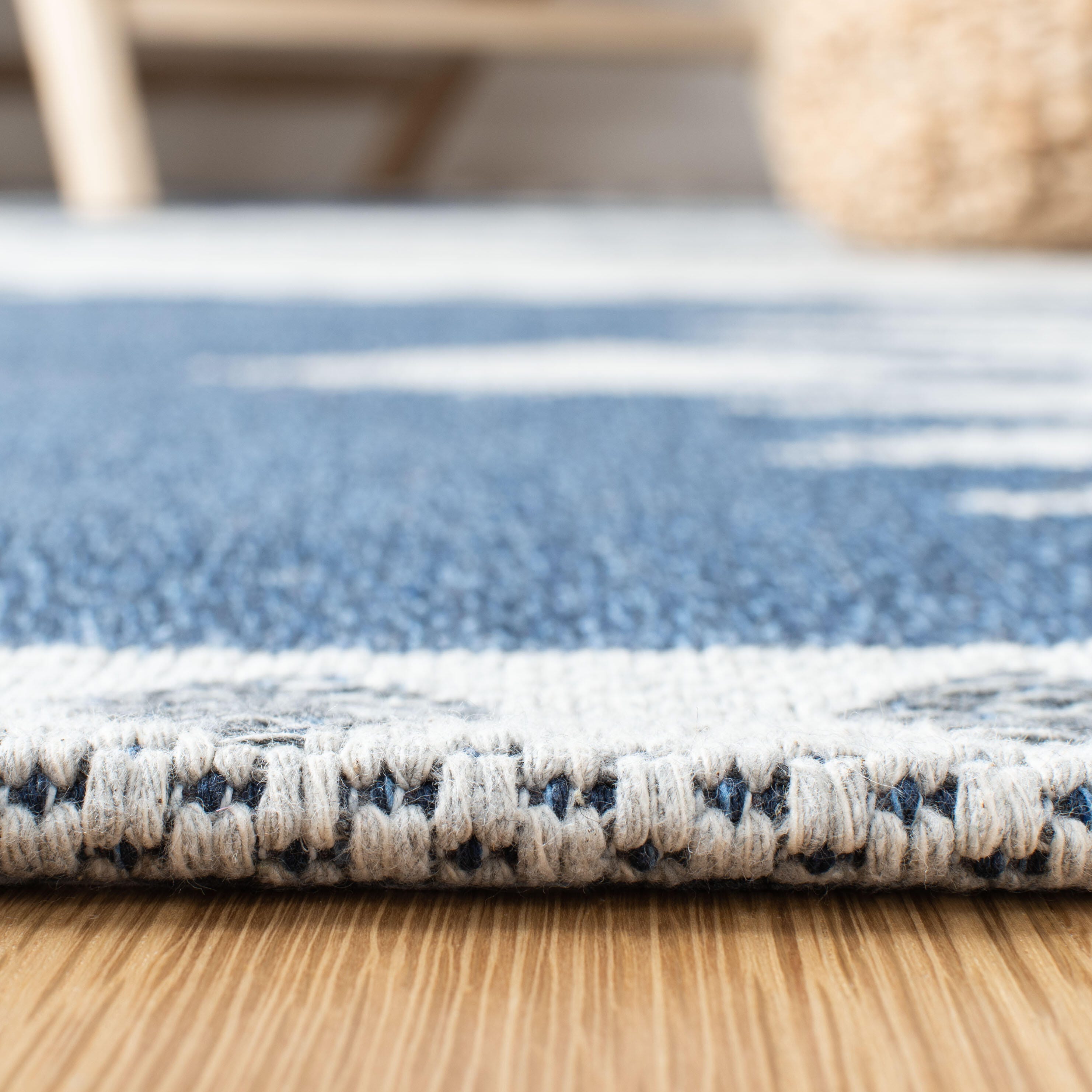 Safavieh Augustine Southwestern 5' x 7'7" Area Rug, Navy/Creme, large