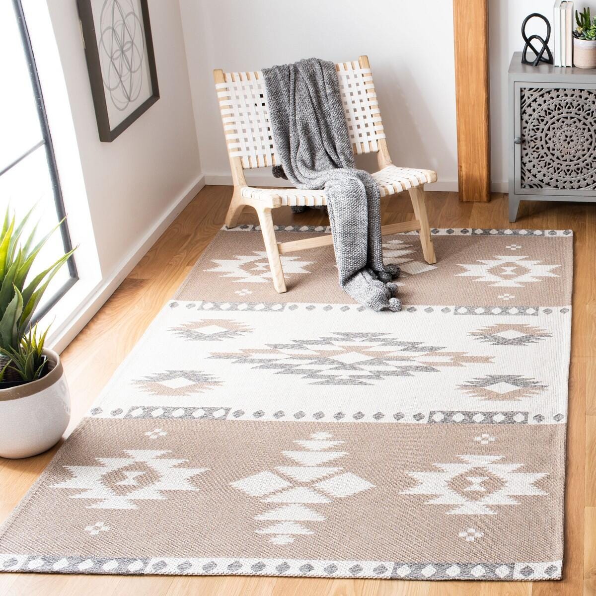 Safavieh Augustine Southwestern 5' x 7'7" Area Rug, Taupe/Cream, rollover