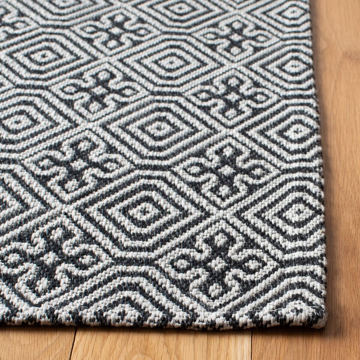 Safavieh Augustine Tulum 4' x 6' Area Rug, Black/Light Gray, large