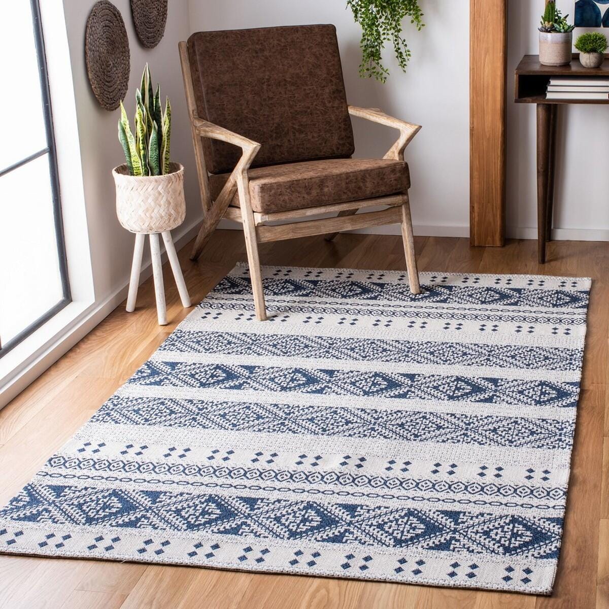 Safavieh Augustine 5' x 7'7" Area Rug, Navy/Creme, large