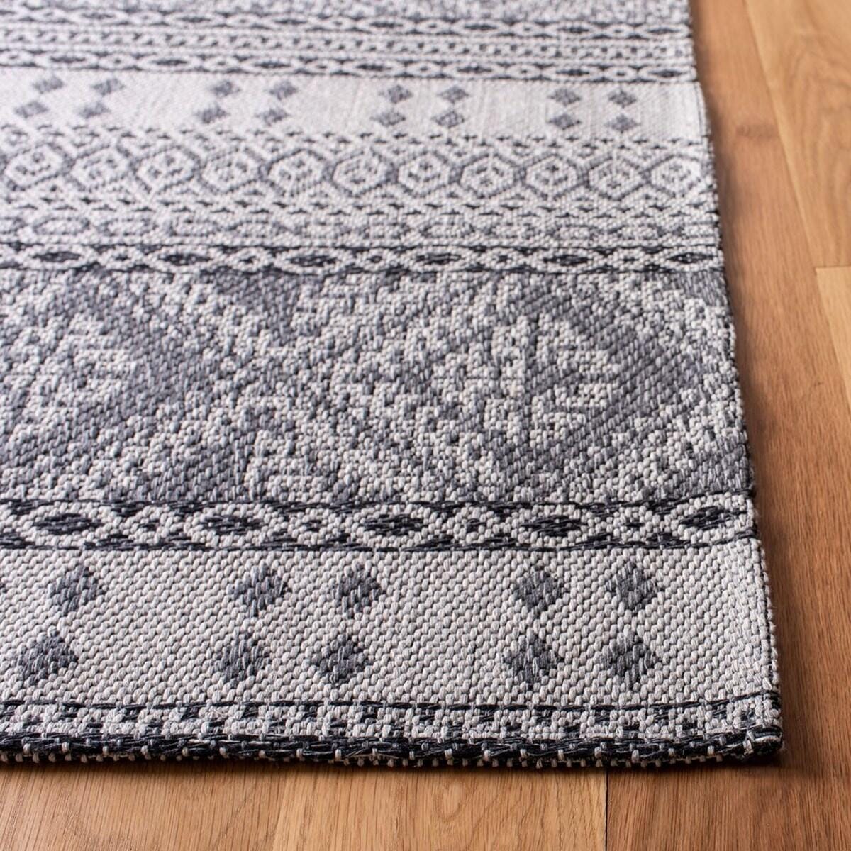 Safavieh Augustine 4' x 6' Area Rug, Light Gray/Anthracite, large