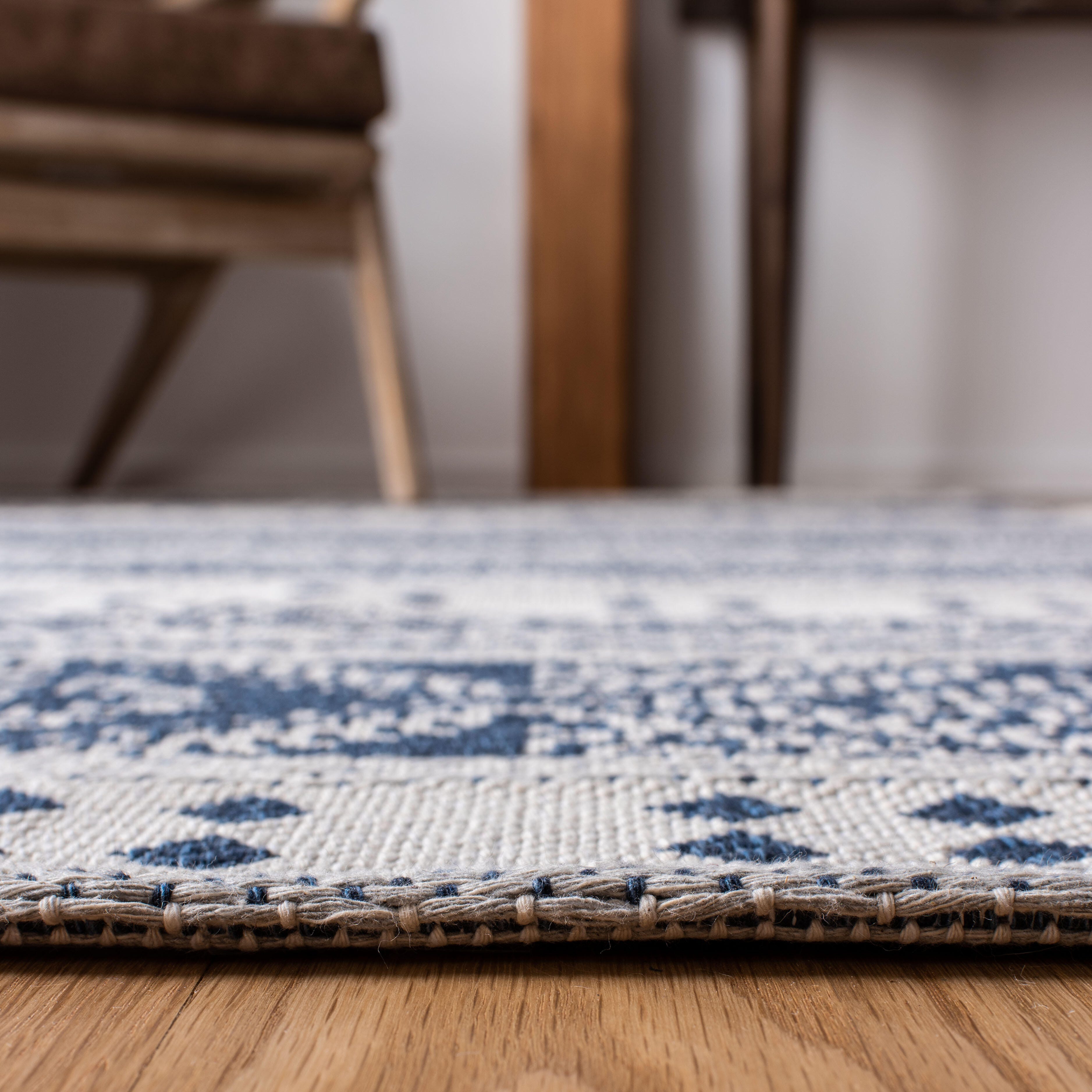 Safavieh Augustine 9' x 12' Area Rug, Navy/Creme, large