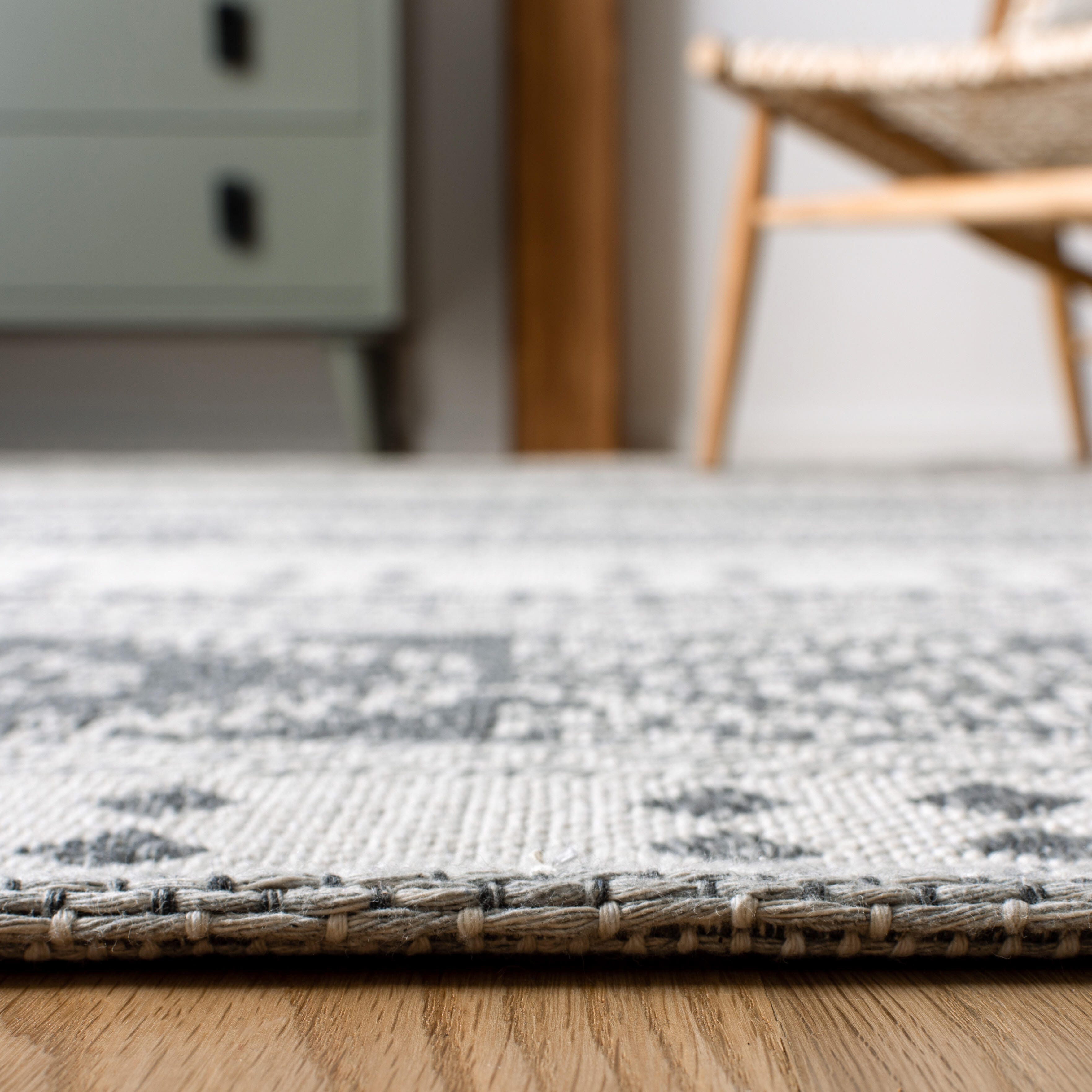 Safavieh Augustine 6'4" x 6'4" Square Area Rug, Anthracite/Cream, large