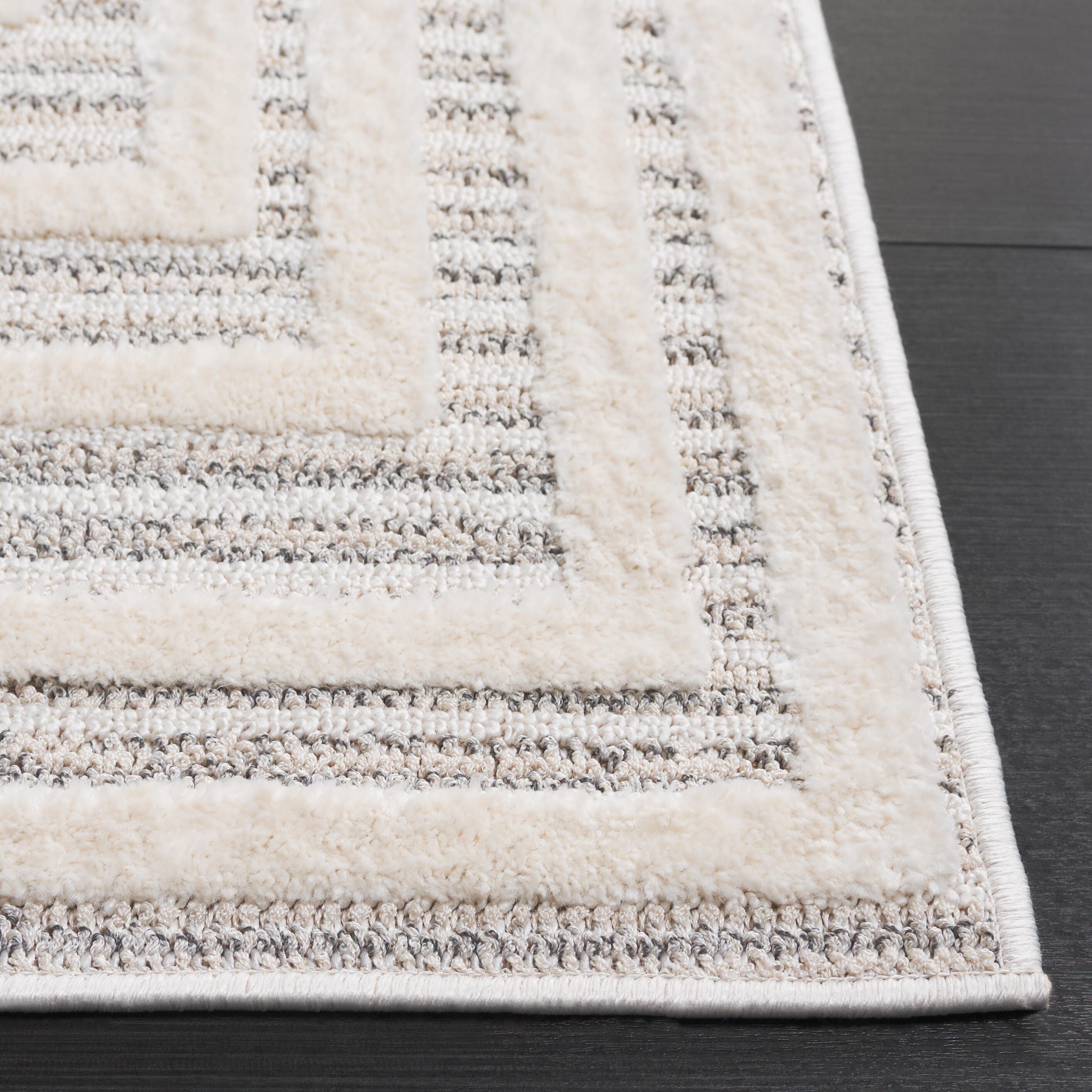 Safavieh Elmhurst 4' x 6' Area Rug, Ivory/Gray, large