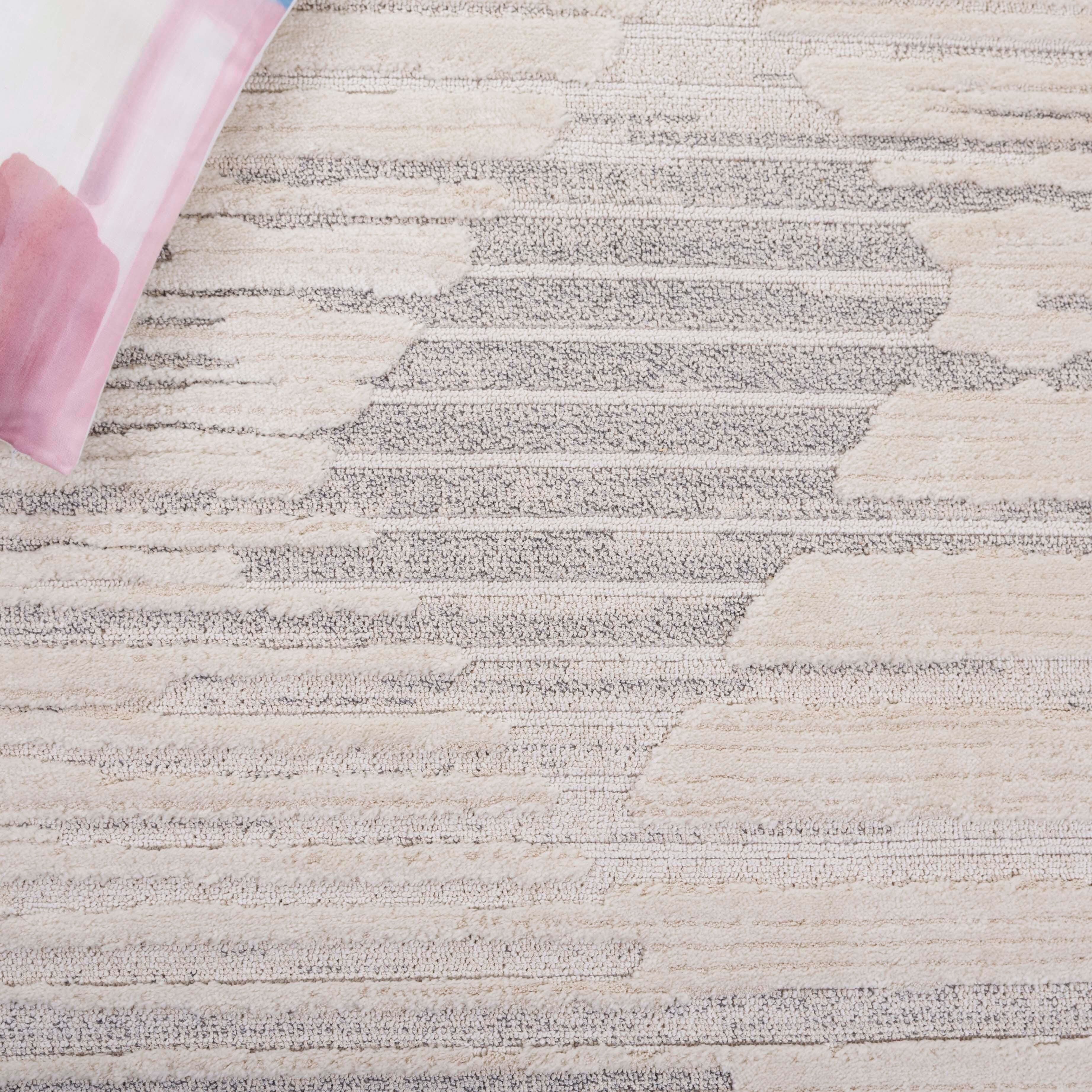 Safavieh Elmhurst 5' 3" x 7' 6" Area Rug, Ivory/Gray, large