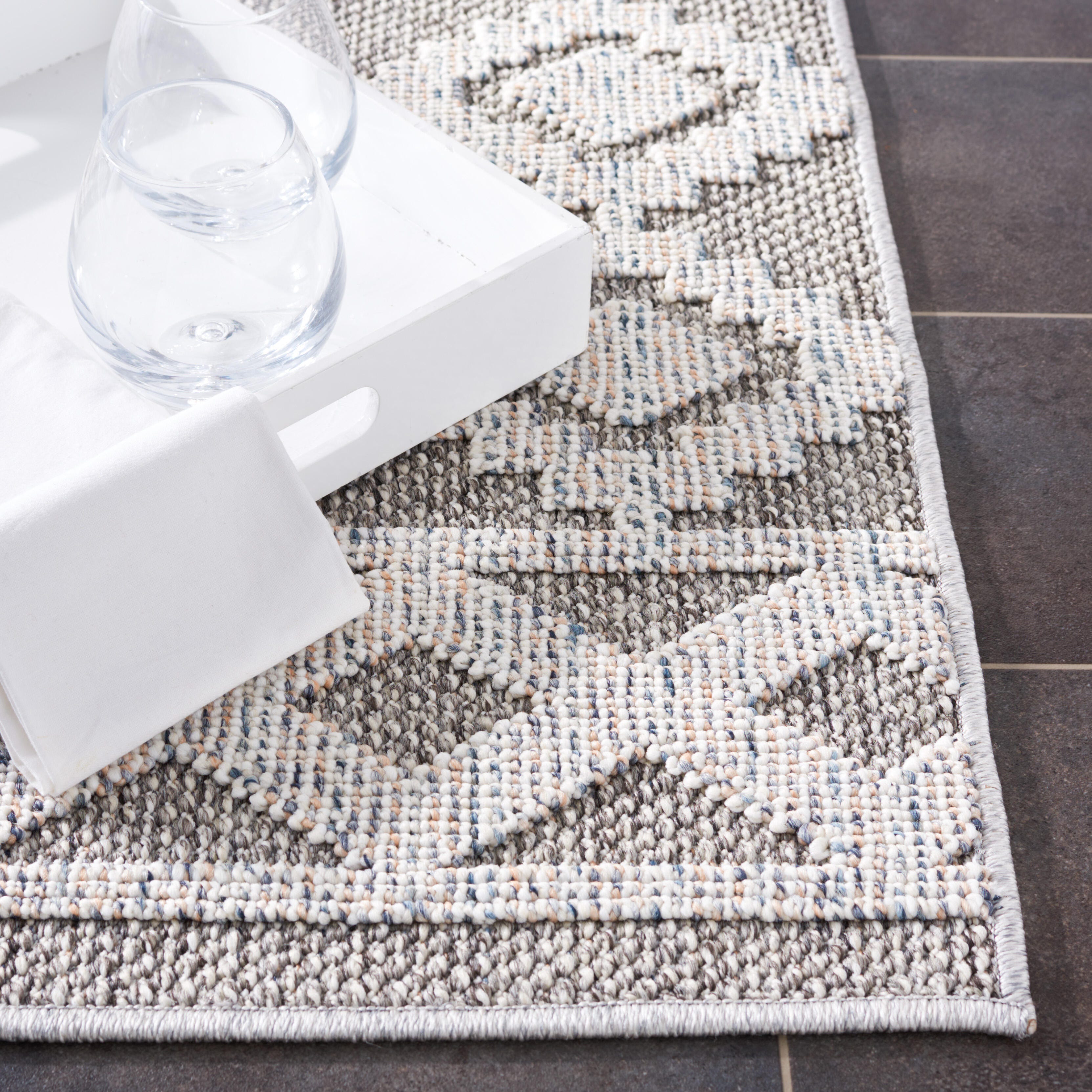 Safavieh Global 5' 3" x 7' 6" Area Rug, Gray/Ivory, large
