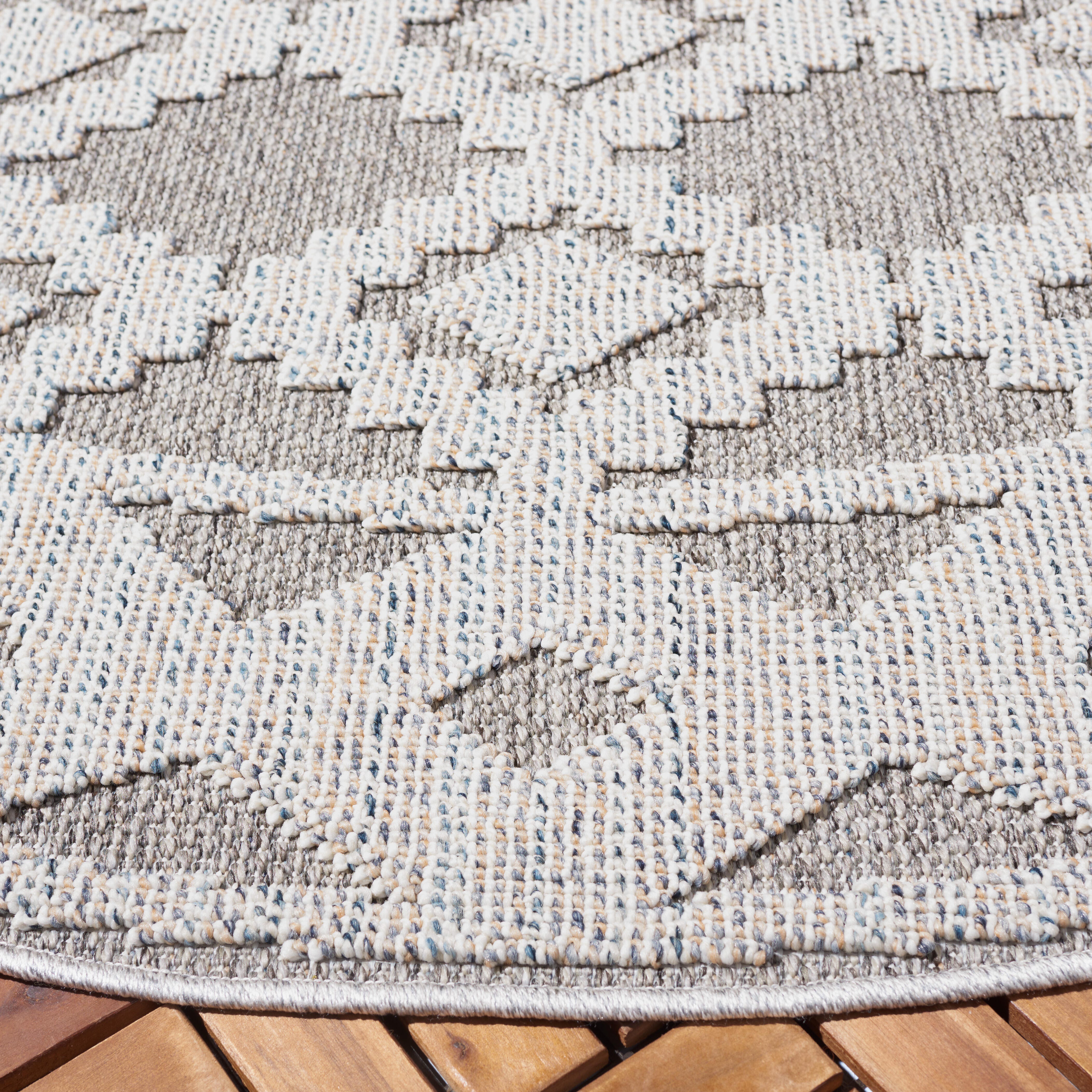 Safavieh Global 6' 7" x 6' 7" Round Area Rug, Gray/Ivory, large
