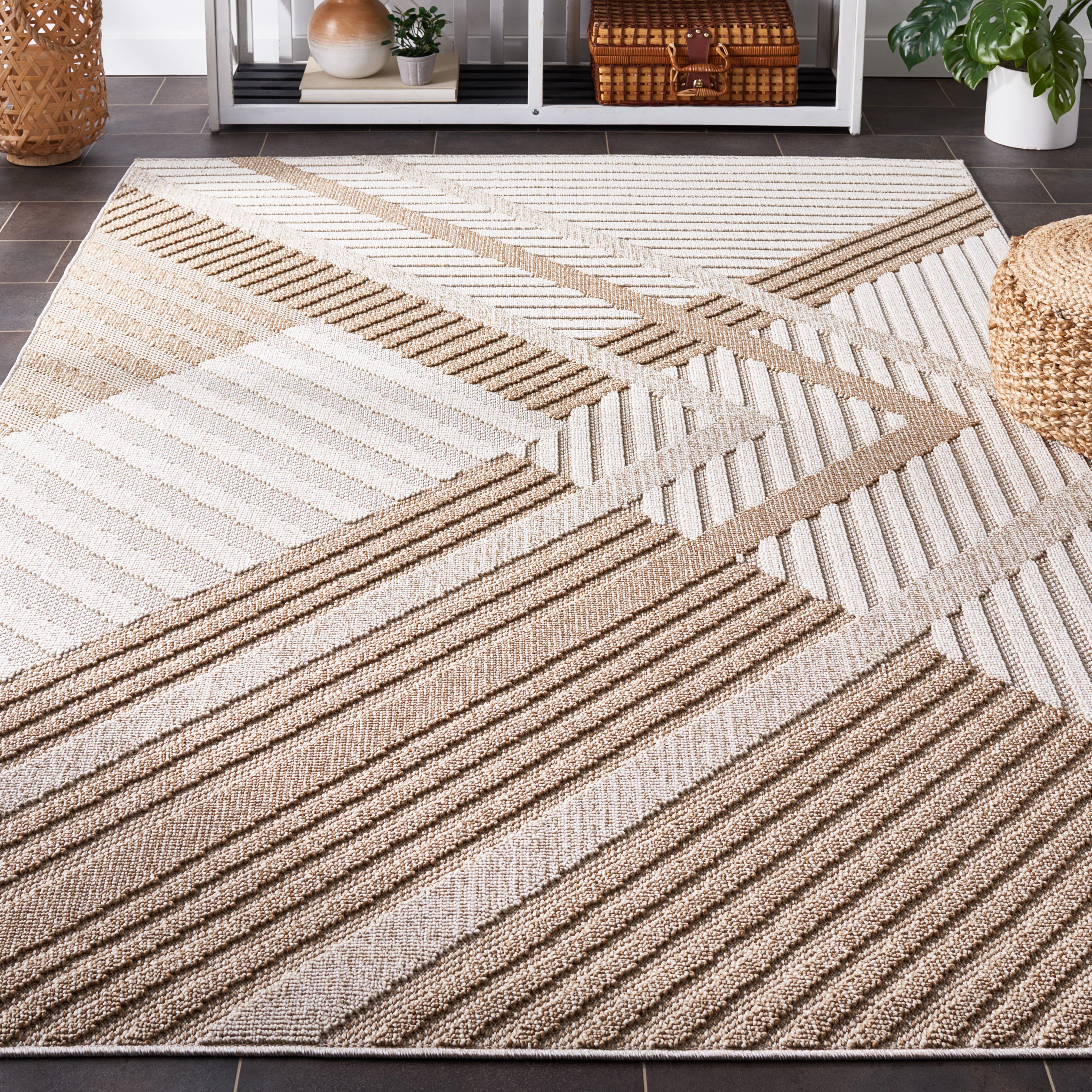 Safavieh Global 2' 2" x 4' Area Rug, Beige/Light Beige, rollover