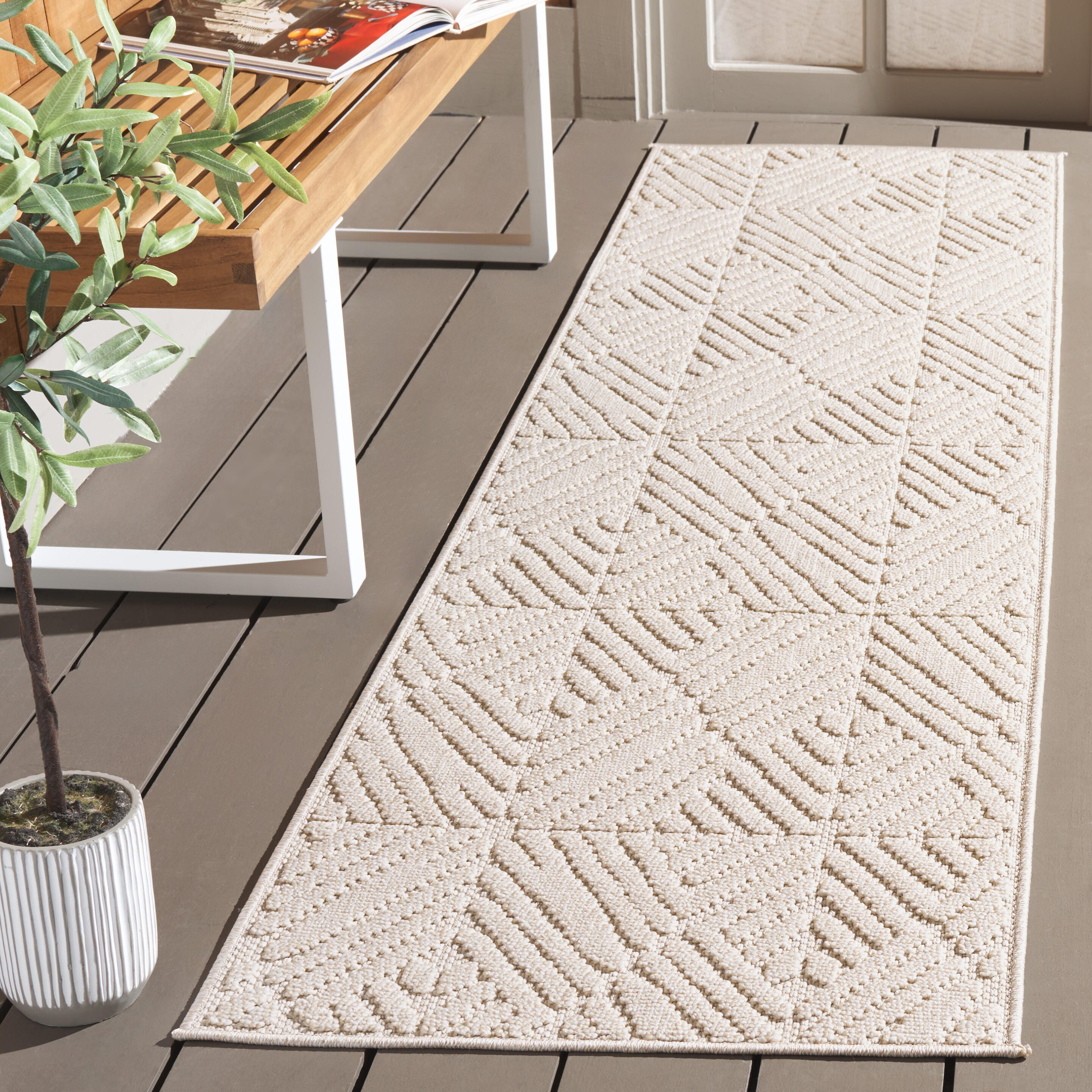 Safavieh Global 6' 7" x 6' 7" Round Area Rug, Light Beige/Ivory, rollover
