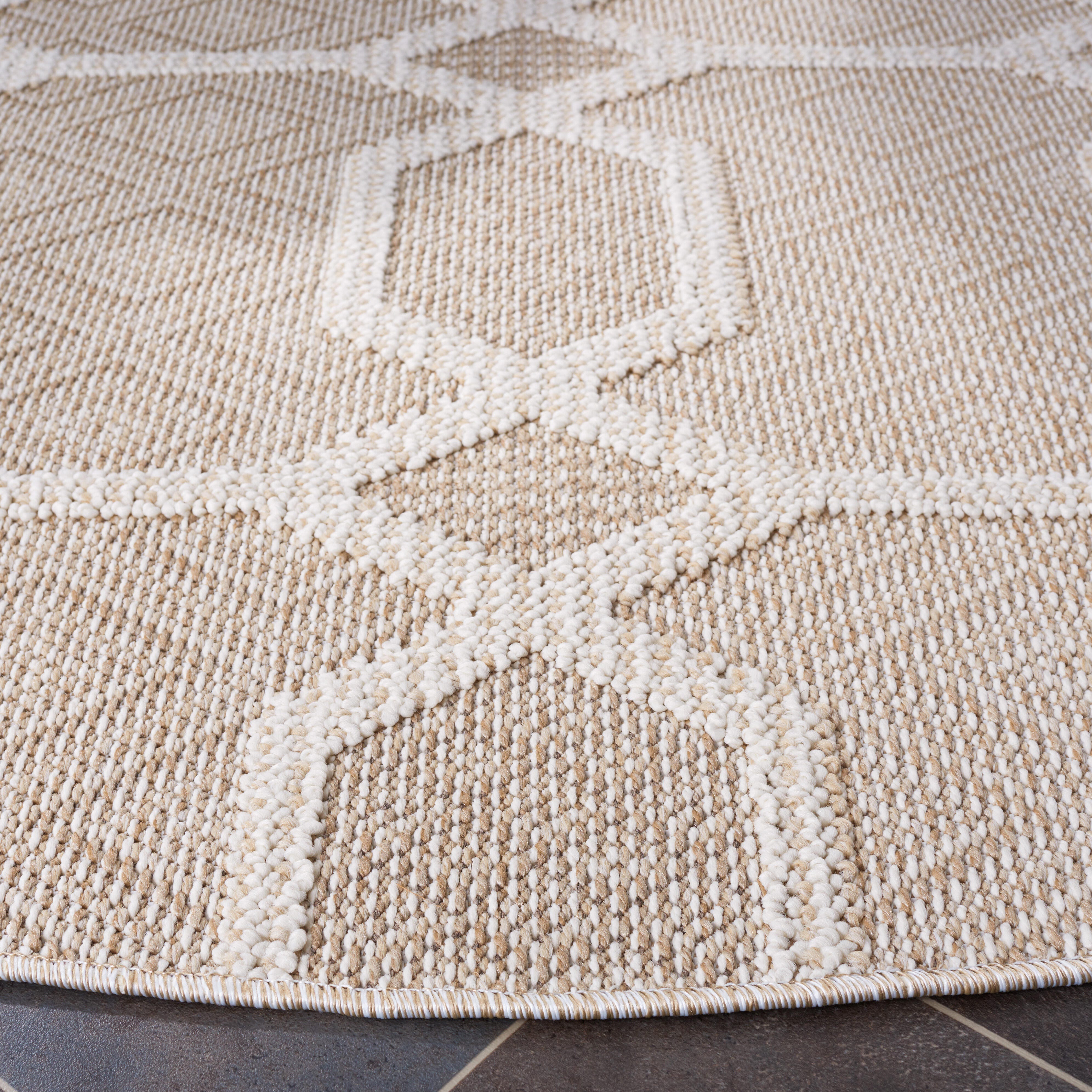Safavieh Global 6' 7" x 6' 7" Round Area Rug, Beige/Ivory, large
